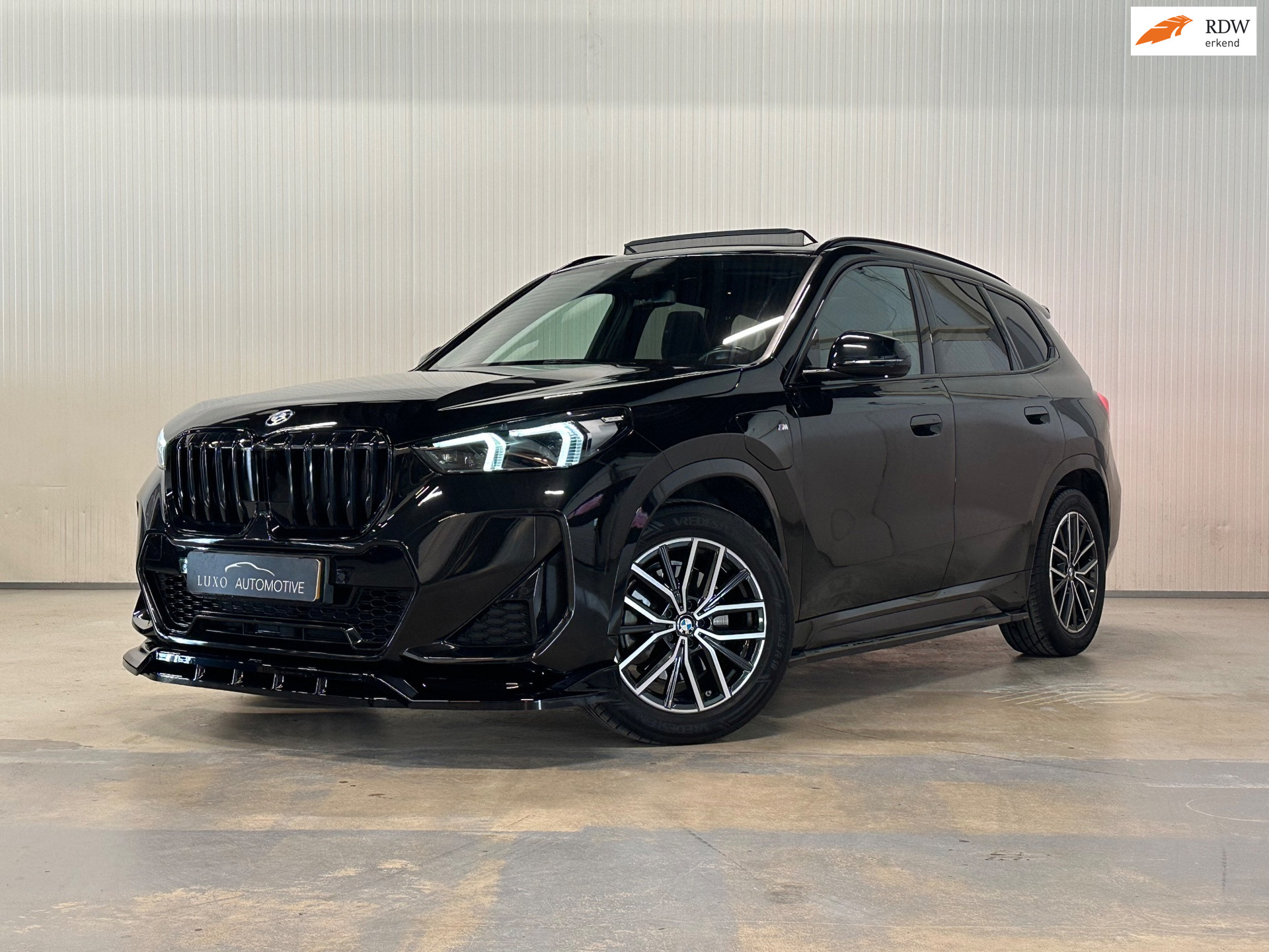 BMW X1 Xdrive25e XDrive25e | PANO | M-SPORT | PLUG IN HYBRIDE | CAMERA 2023 - voorkant