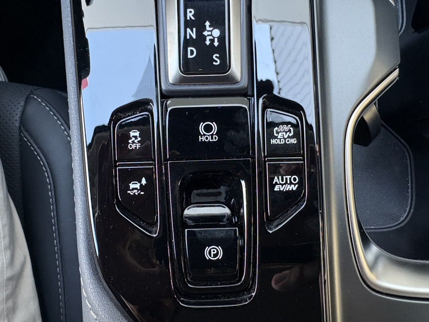Foto van Lexus Lexus Nx450h+