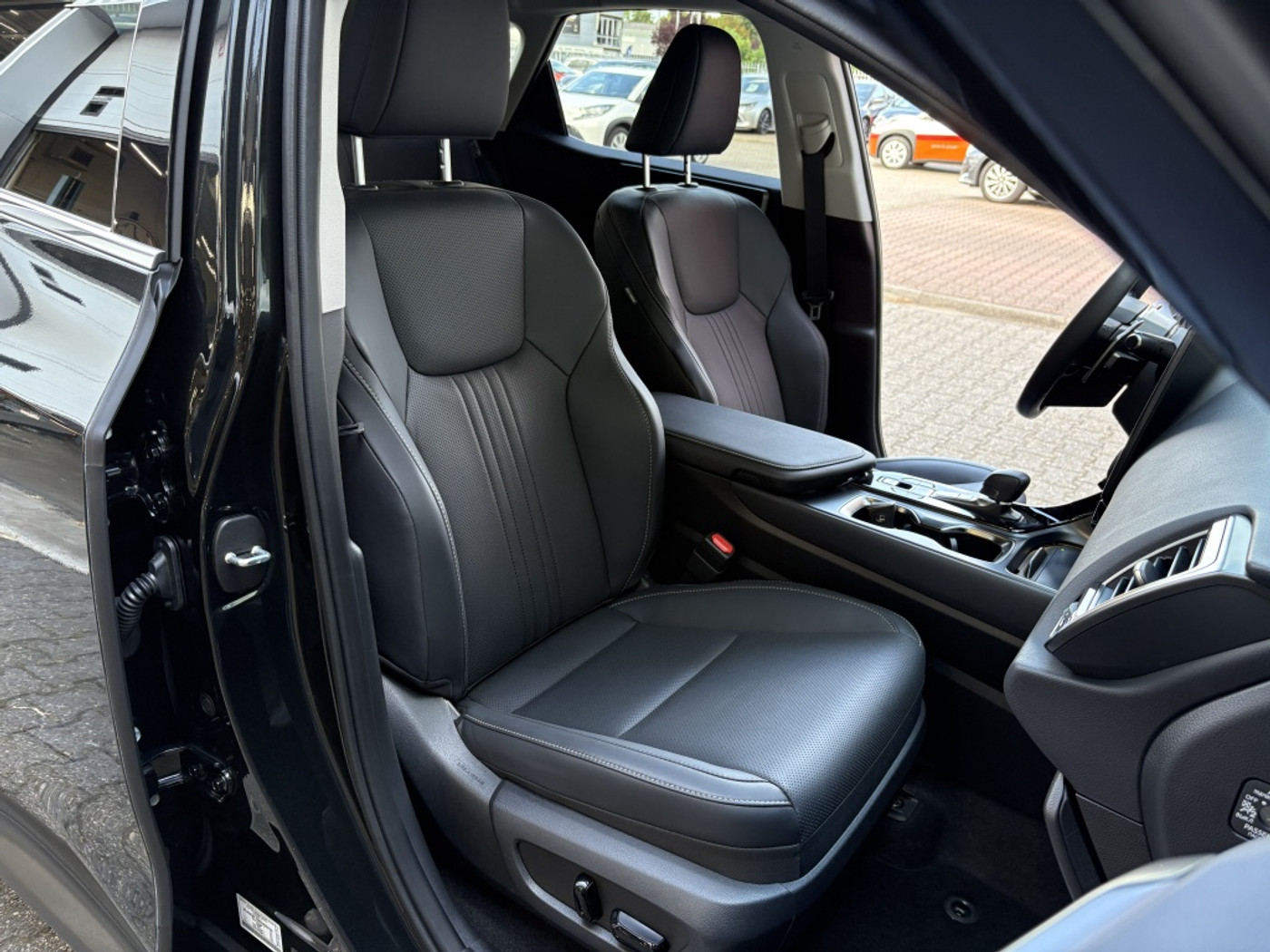Foto van Lexus Lexus Nx450h+