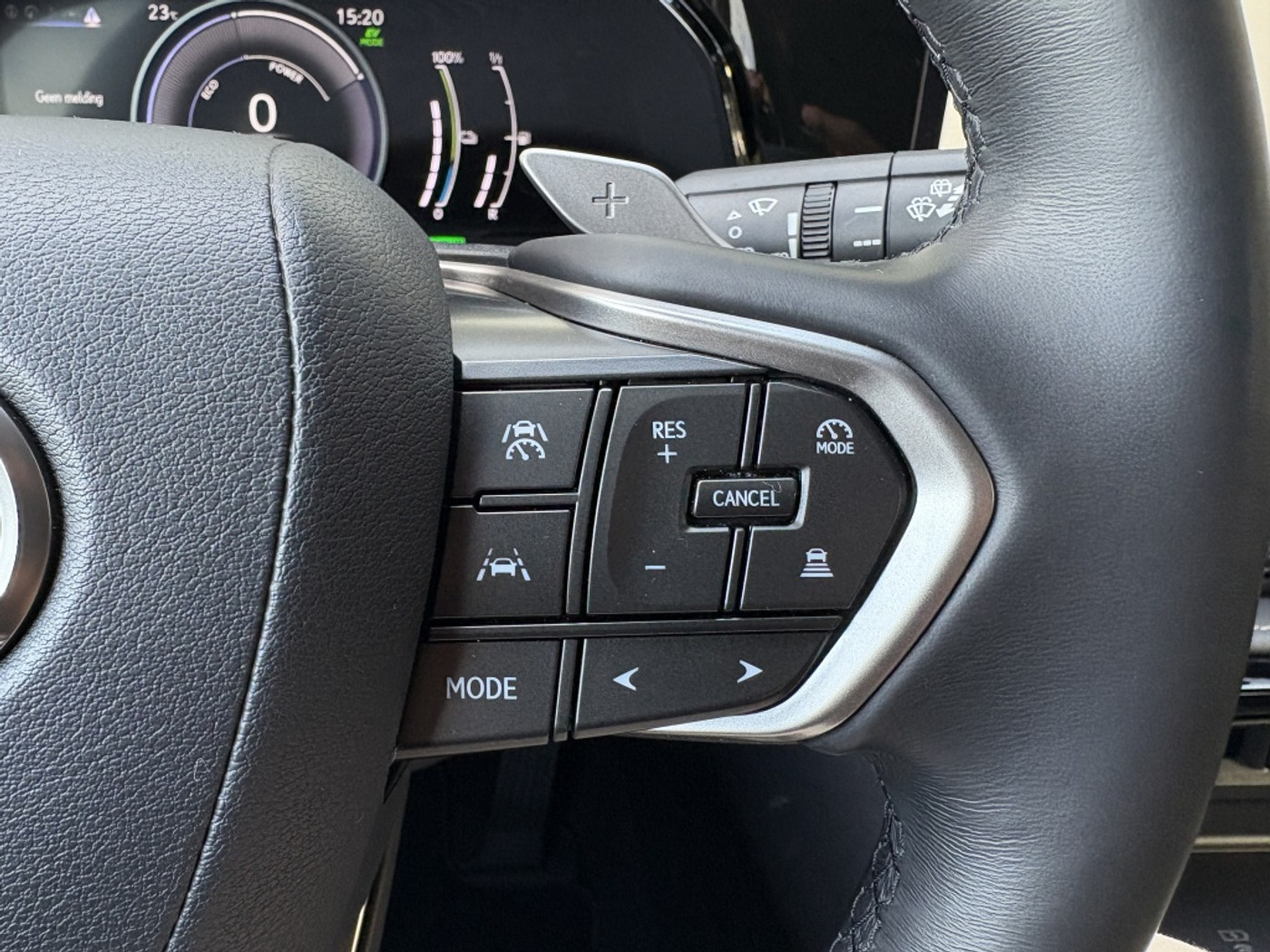 Foto van Lexus Lexus Nx450h+