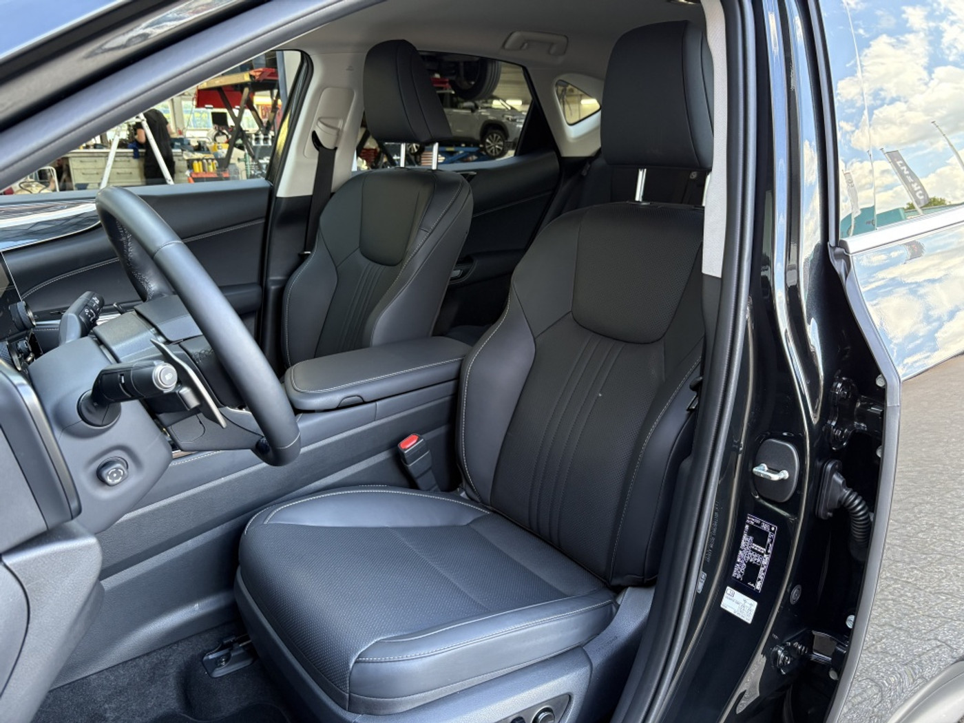 Foto van Lexus Lexus Nx450h+