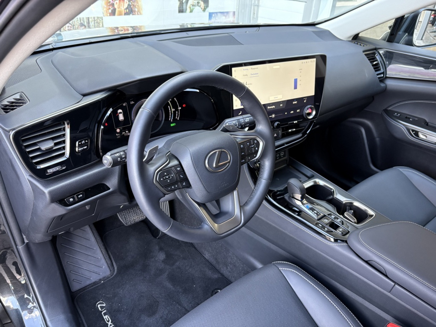 Foto van Lexus Lexus Nx450h+