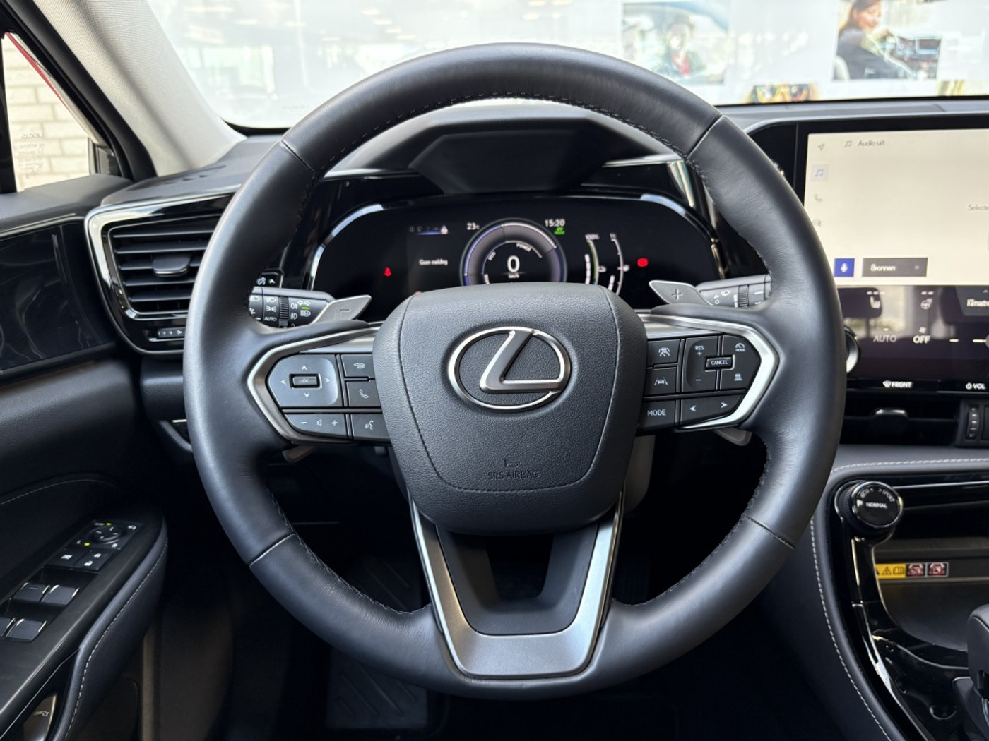 Foto van Lexus Lexus Nx450h+