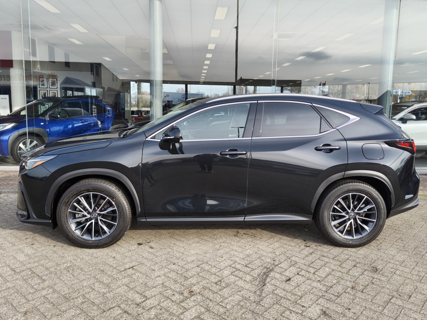 Foto van Lexus Lexus Nx450h+