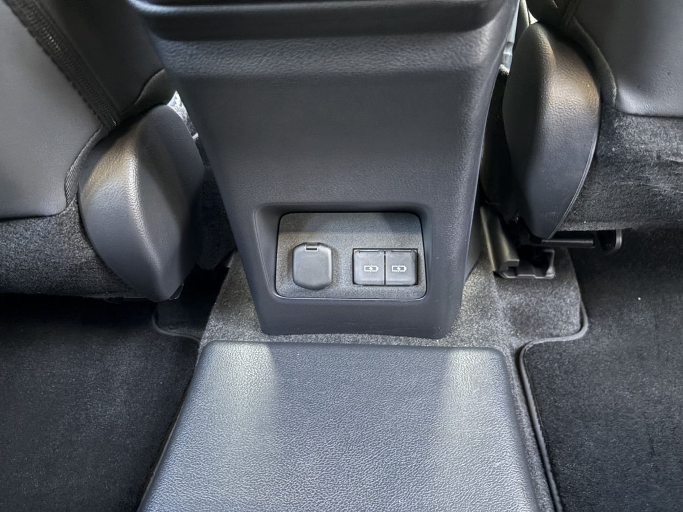 Foto van Lexus Lexus Nx450h+