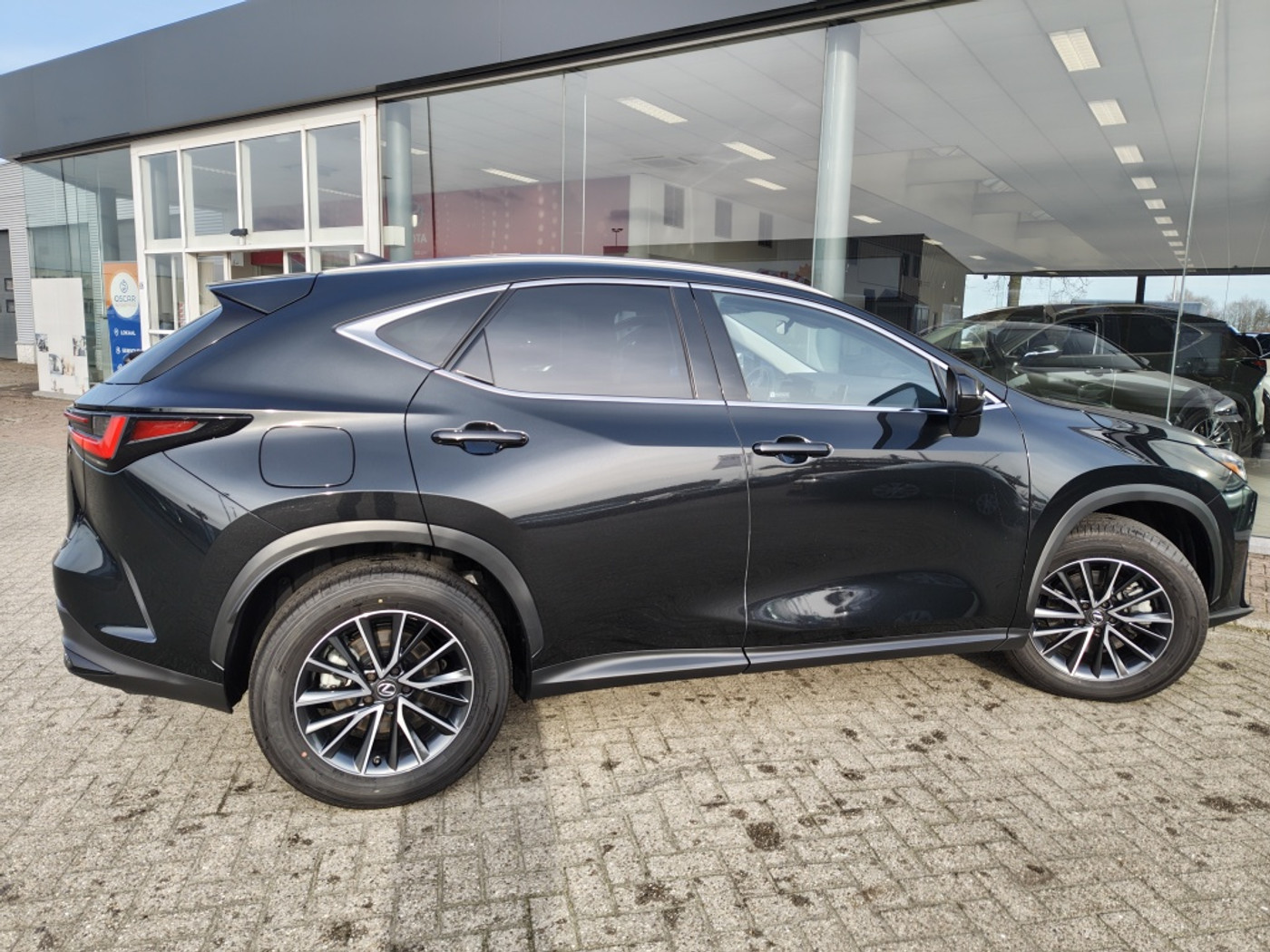 Foto van Lexus Lexus Nx450h+