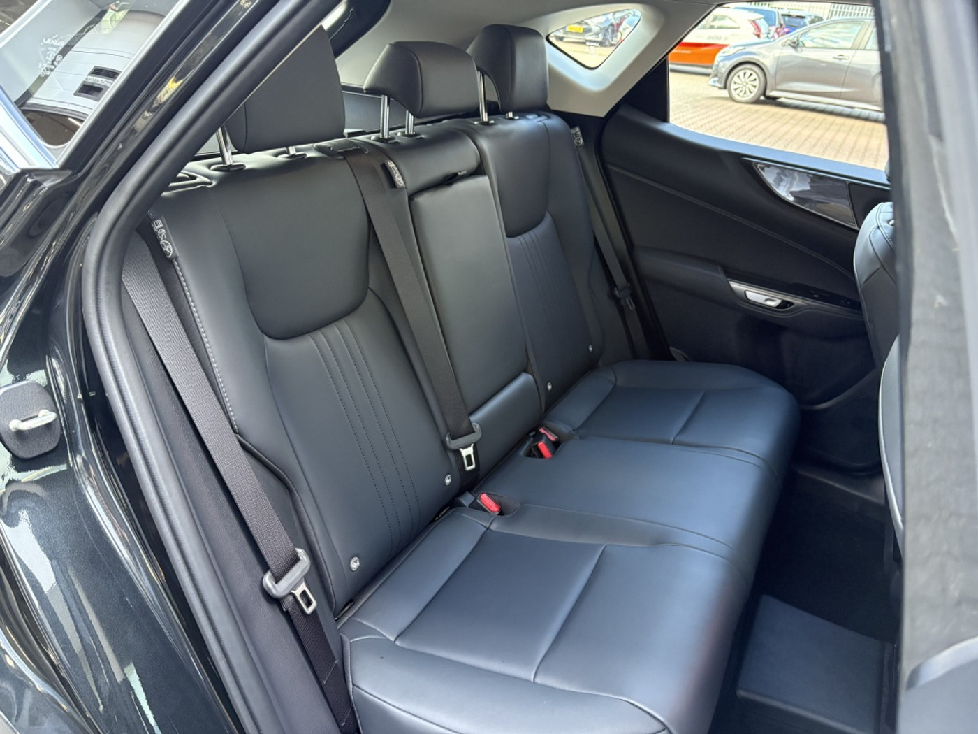 Foto van Lexus Lexus Nx450h+