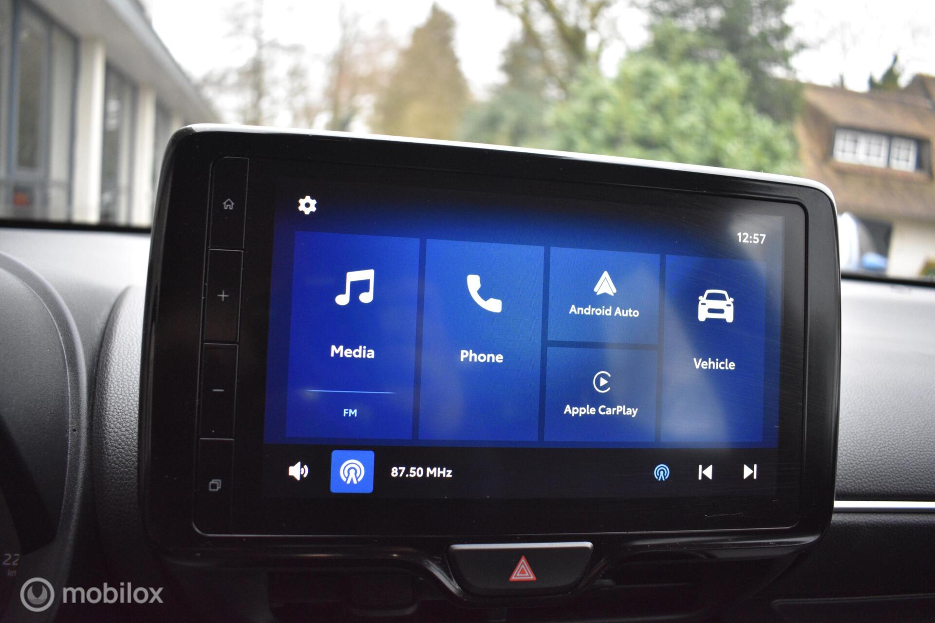 Foto van Mazda Mazda2 Hybrid