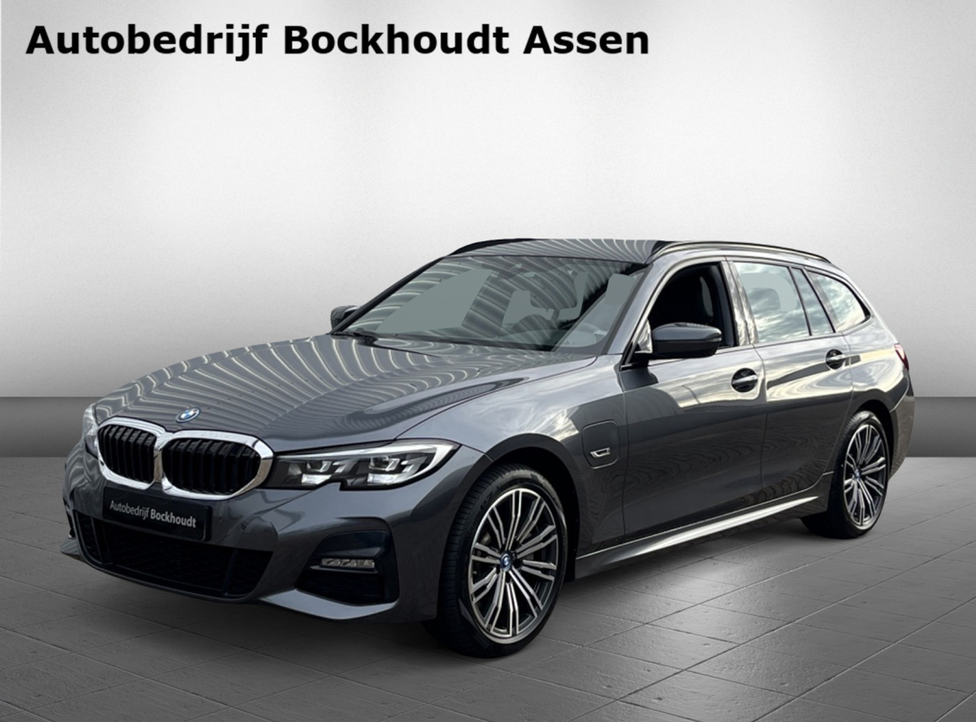 BMW 330e xDrive 330e xDrive M-Sport Pakket | Stoel- & Stuurverw. | Apple CarPlay 2022 - voorkant