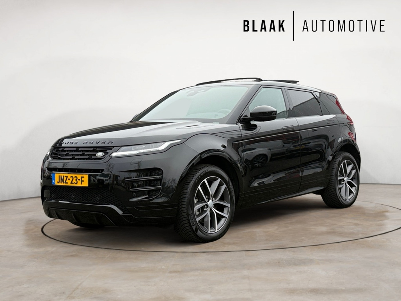 Land Rover Range Rover Evoque 1.5 P270e AWD | BTW | Garantie to 2029 | Panoramadak | Meridian 2024 - voorkant