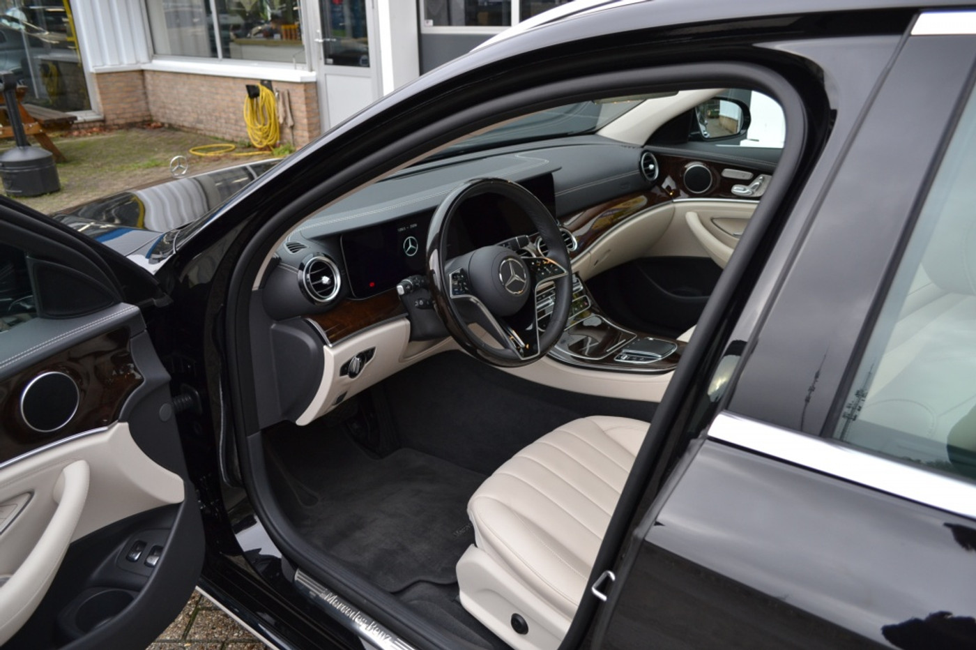 Foto van Mercedes-Benz E 300 E