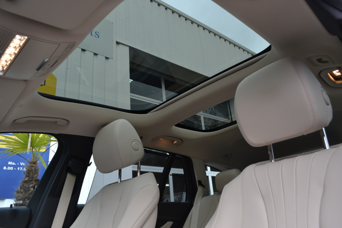 Foto van Mercedes-Benz E 300 E