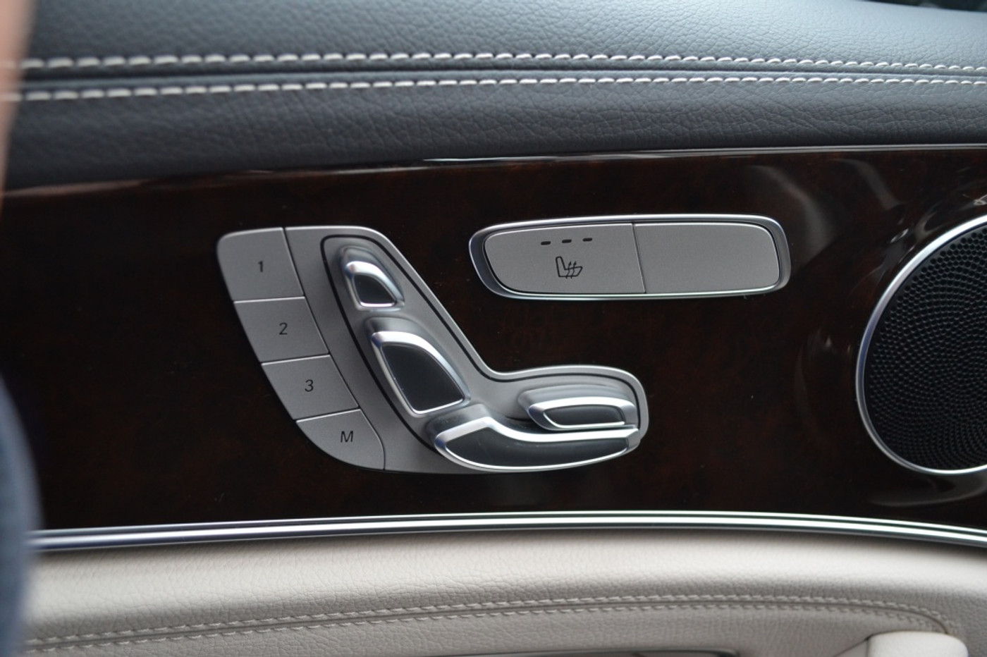 Foto van Mercedes-Benz E 300 E