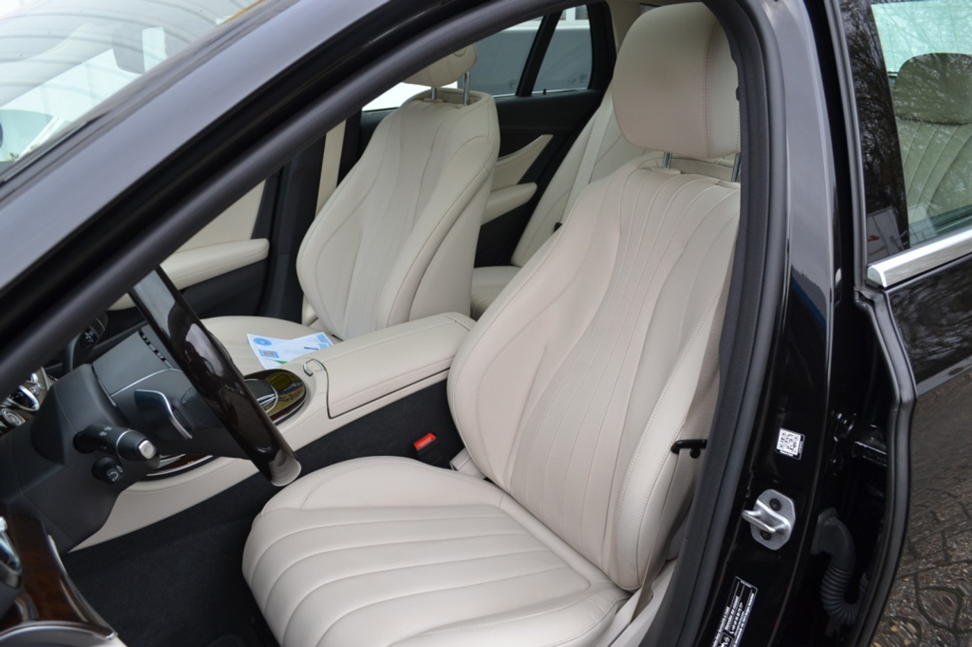 Foto van Mercedes-Benz E 300 E