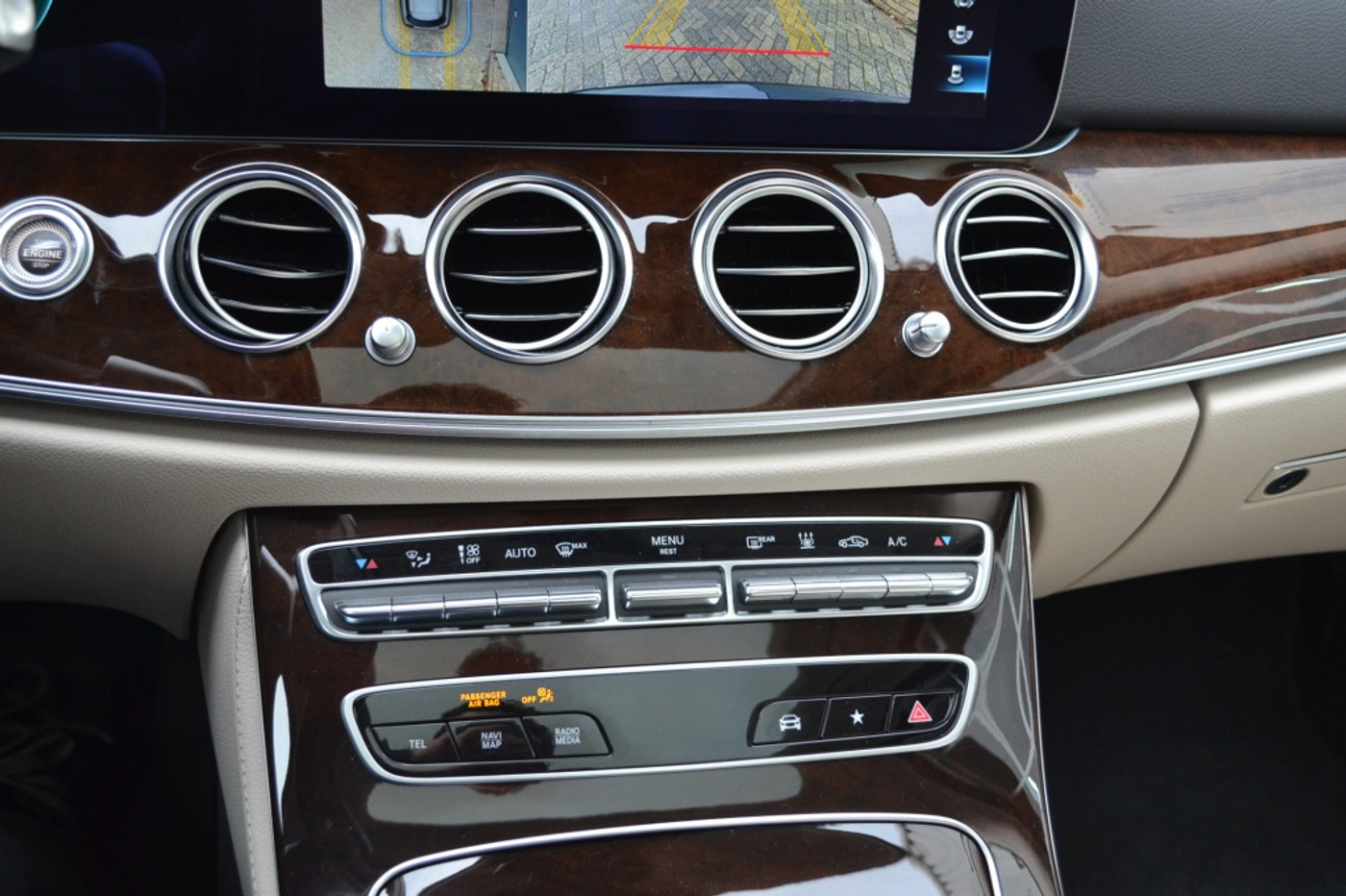 Foto van Mercedes-Benz E 300 E