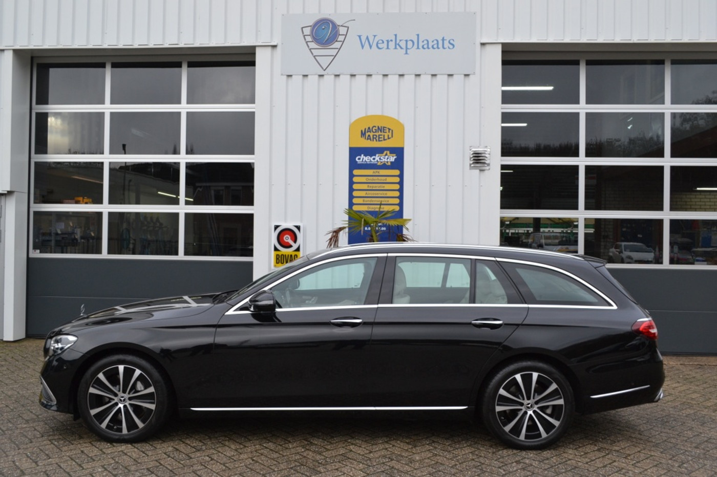 Foto van Mercedes-Benz E 300 E
