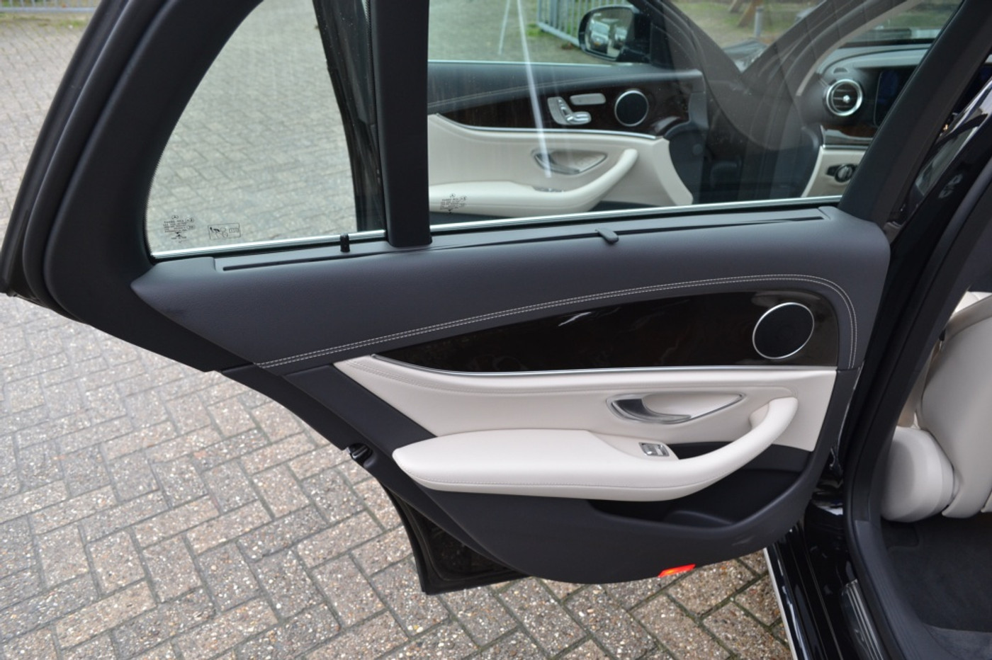 Foto van Mercedes-Benz E 300 E