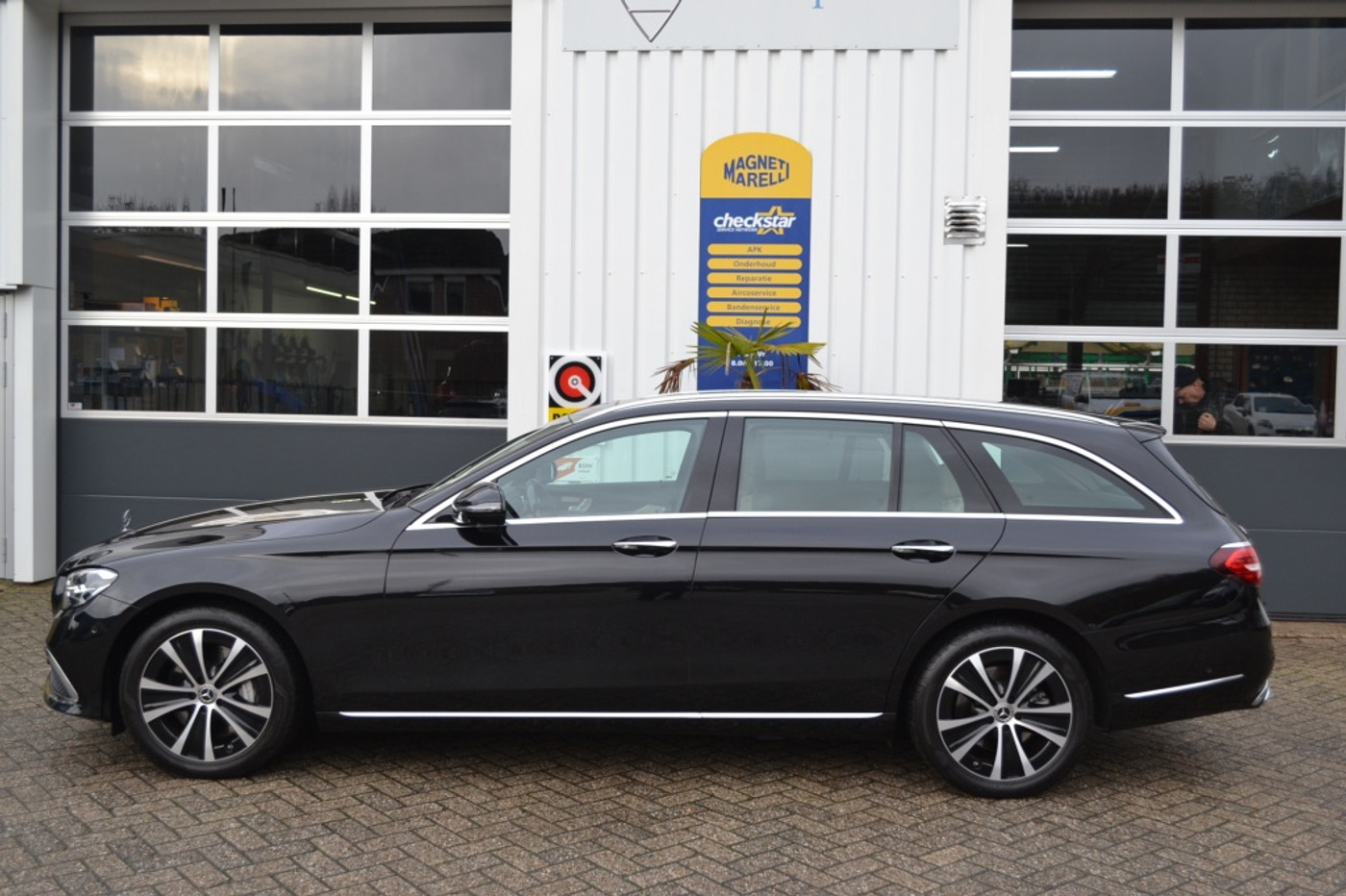 Foto van Mercedes-Benz E 300 E