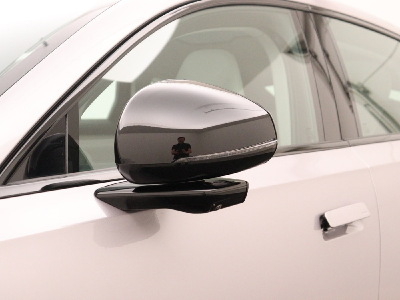 Foto van Volvo Es90