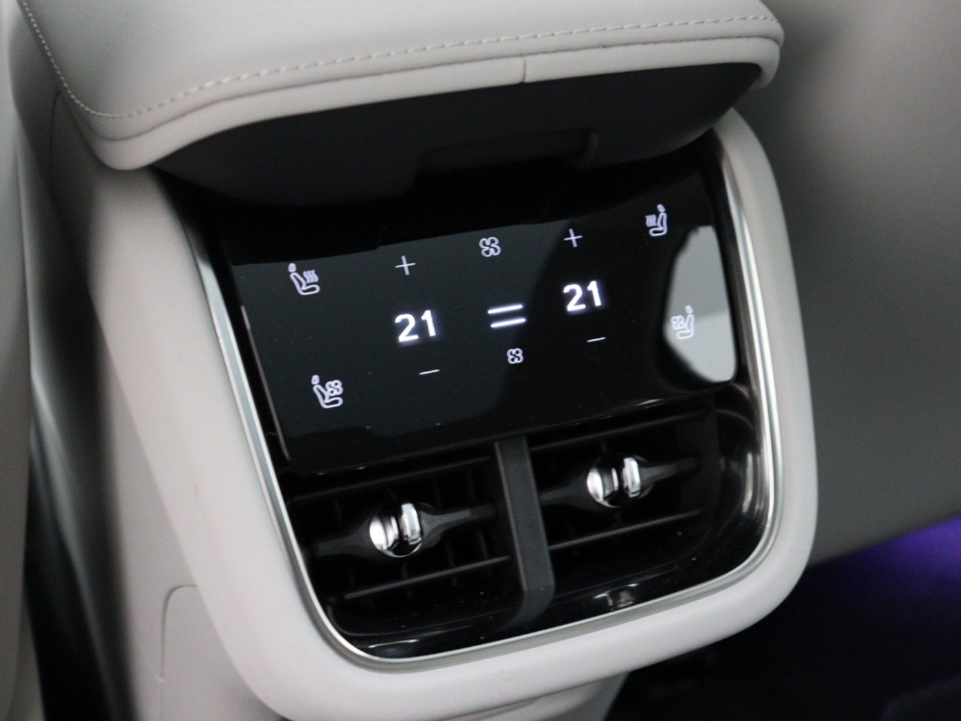 Foto van Volvo Es90