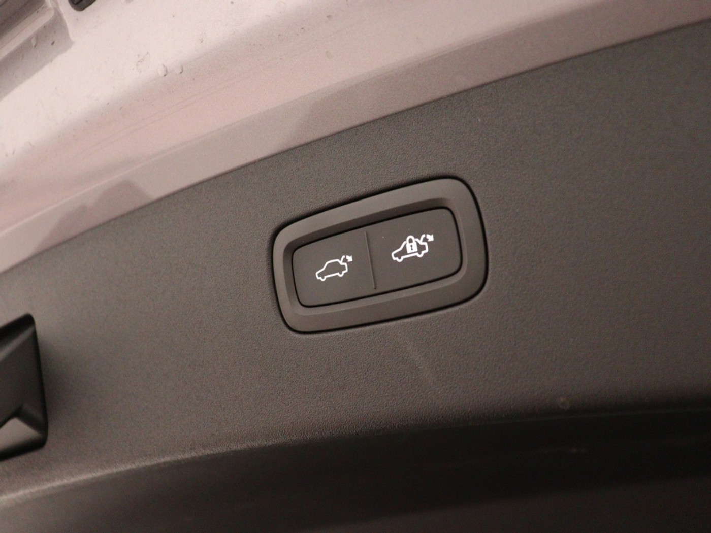 Foto van Volvo Es90