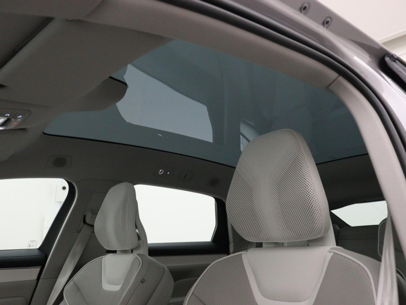 Foto van Volvo Es90