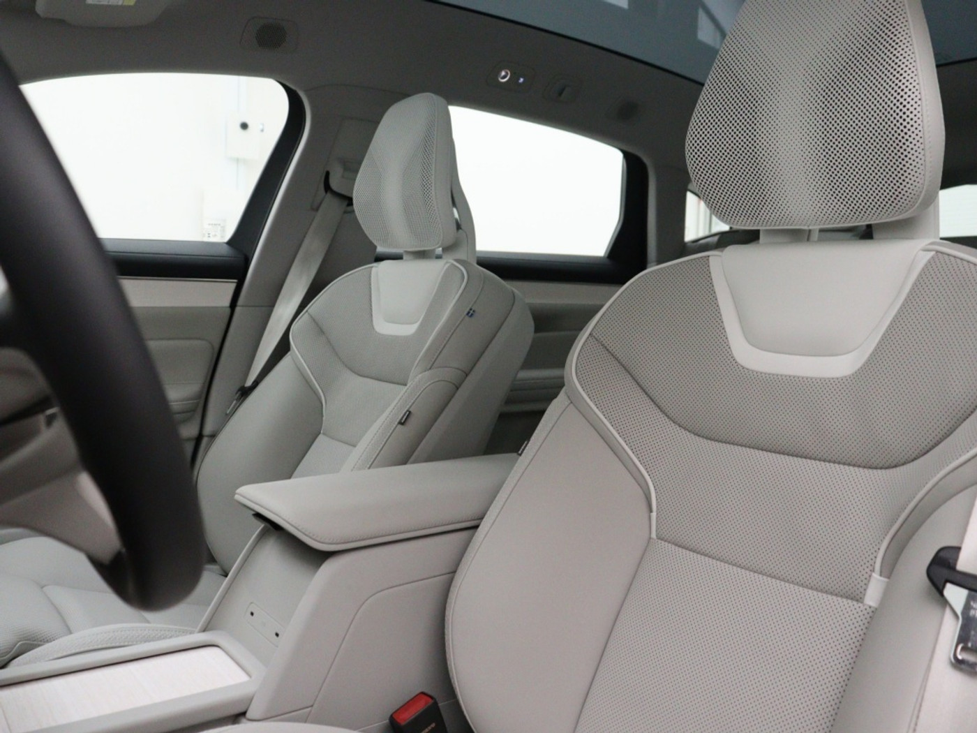 Foto van Volvo Es90