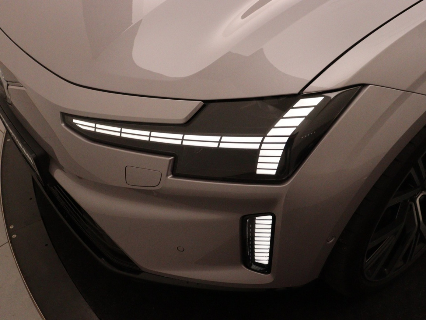 Foto van Volvo Es90