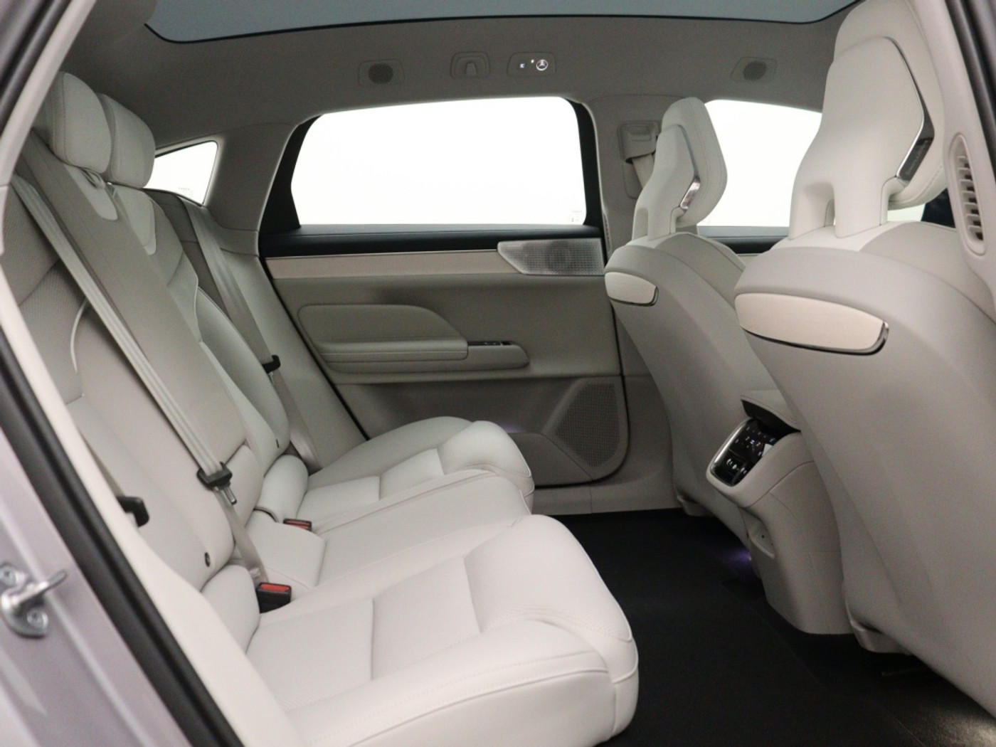 Foto van Volvo Es90