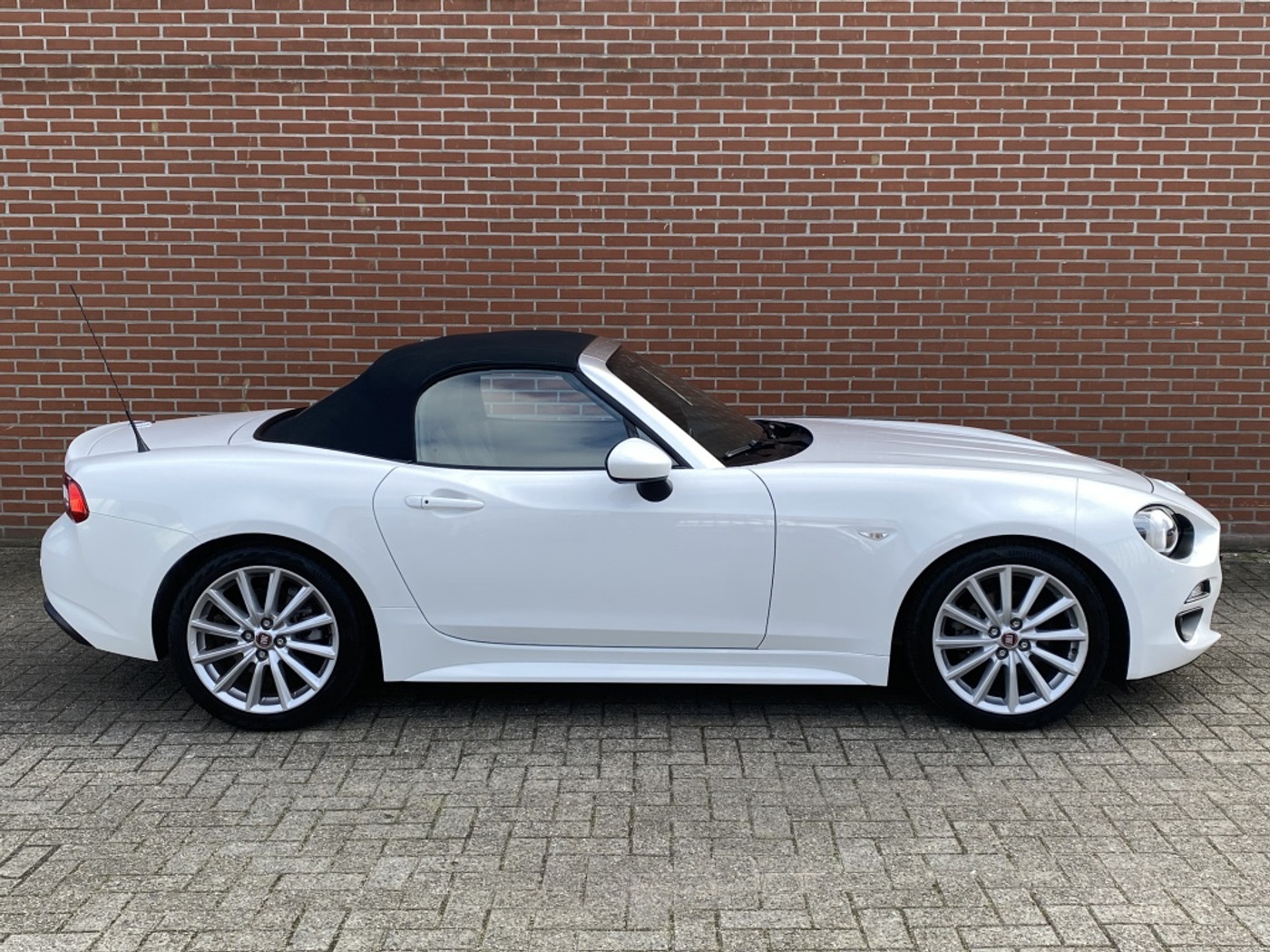 Foto van Fiat Fiat 124 Spider