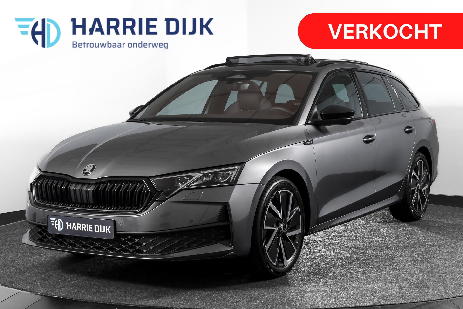 Skoda Octavia 1.5 TSI MHEV 150 PK Sportline Tour 2026 - voorkant