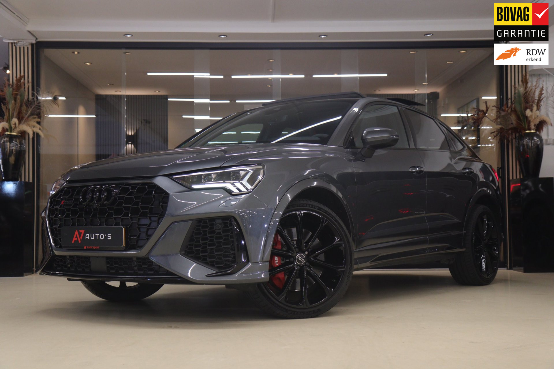 Audi RS Q3 Sportback TFSI Pano/Sonos/360Cam/Carplay/RSStoelen/BOMVOL 2023 - voorkant