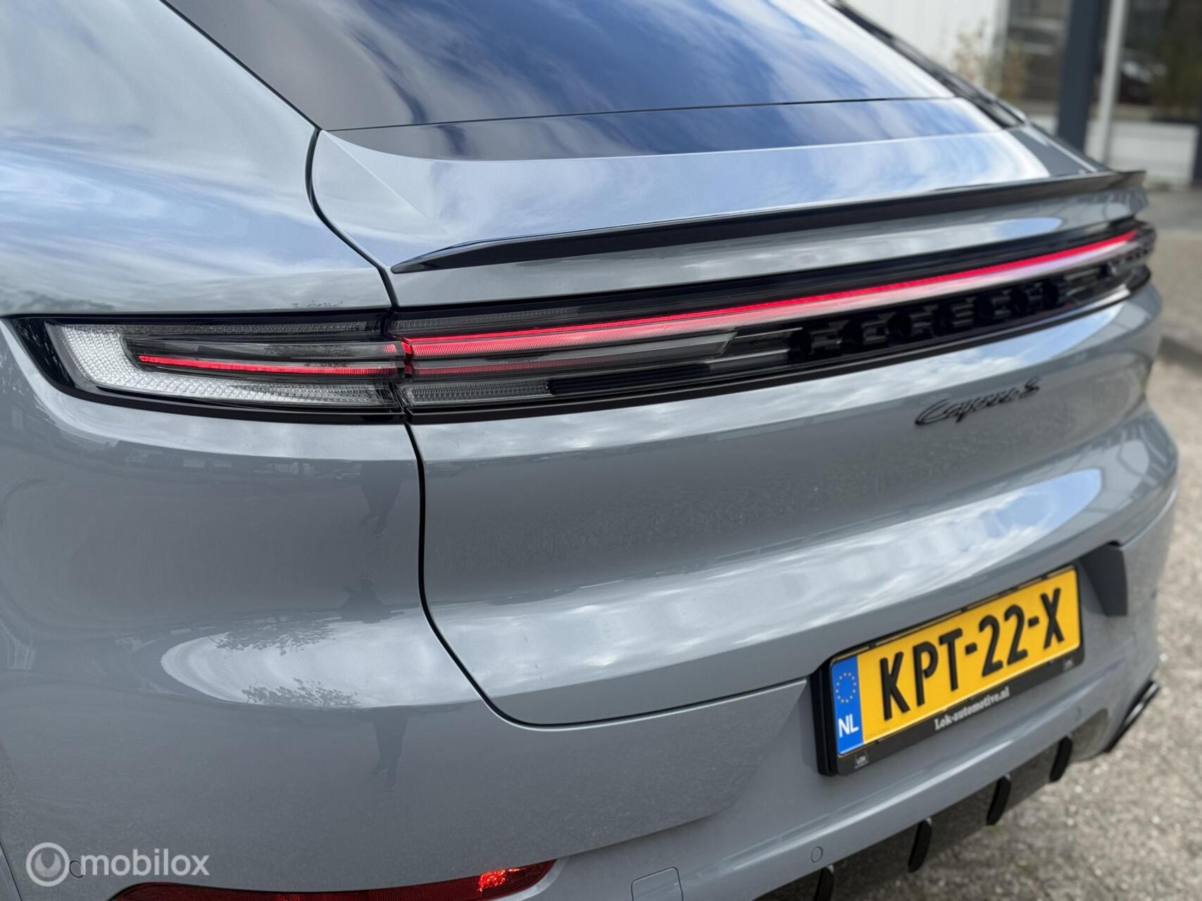 Foto van Porsche Cayenne S E-hybrid