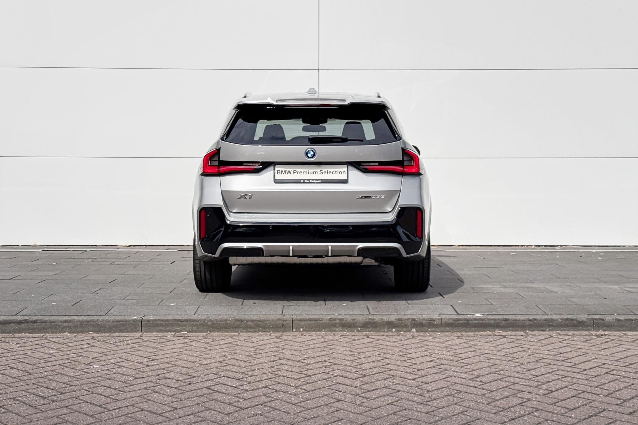 Foto van BMW X1 Xdrive25e