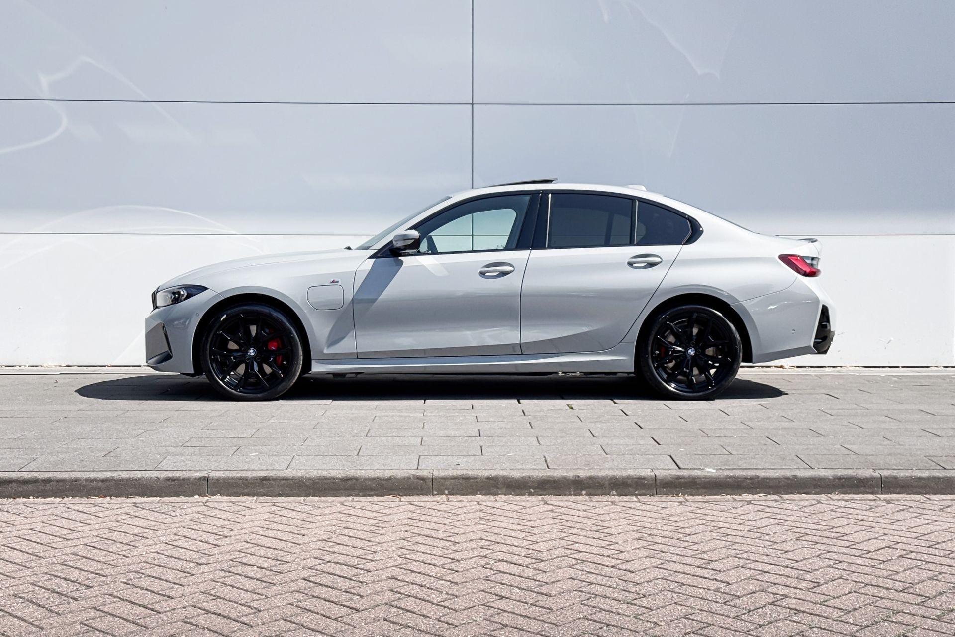 Foto van BMW 330e