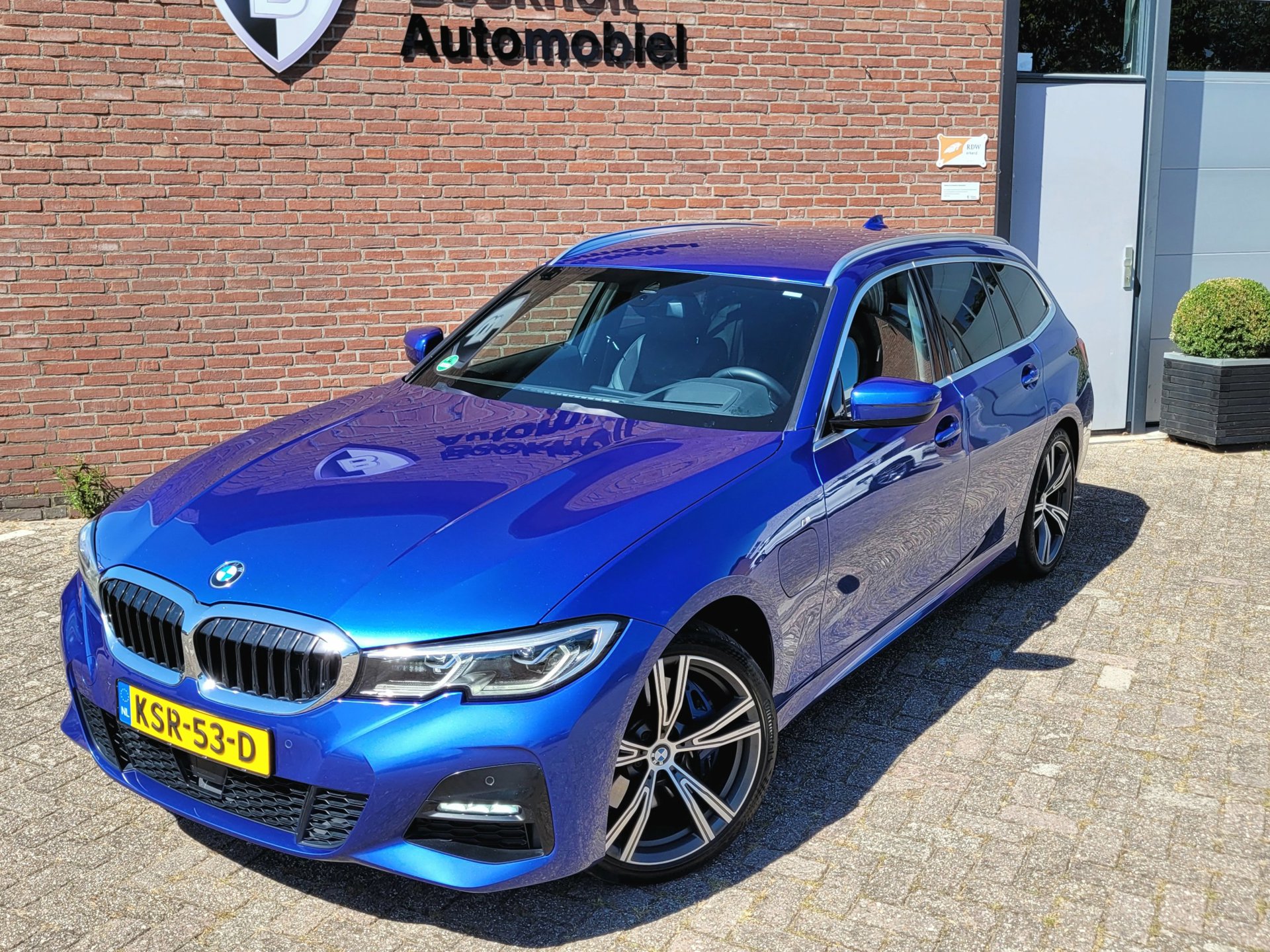 Foto van BMW 330e