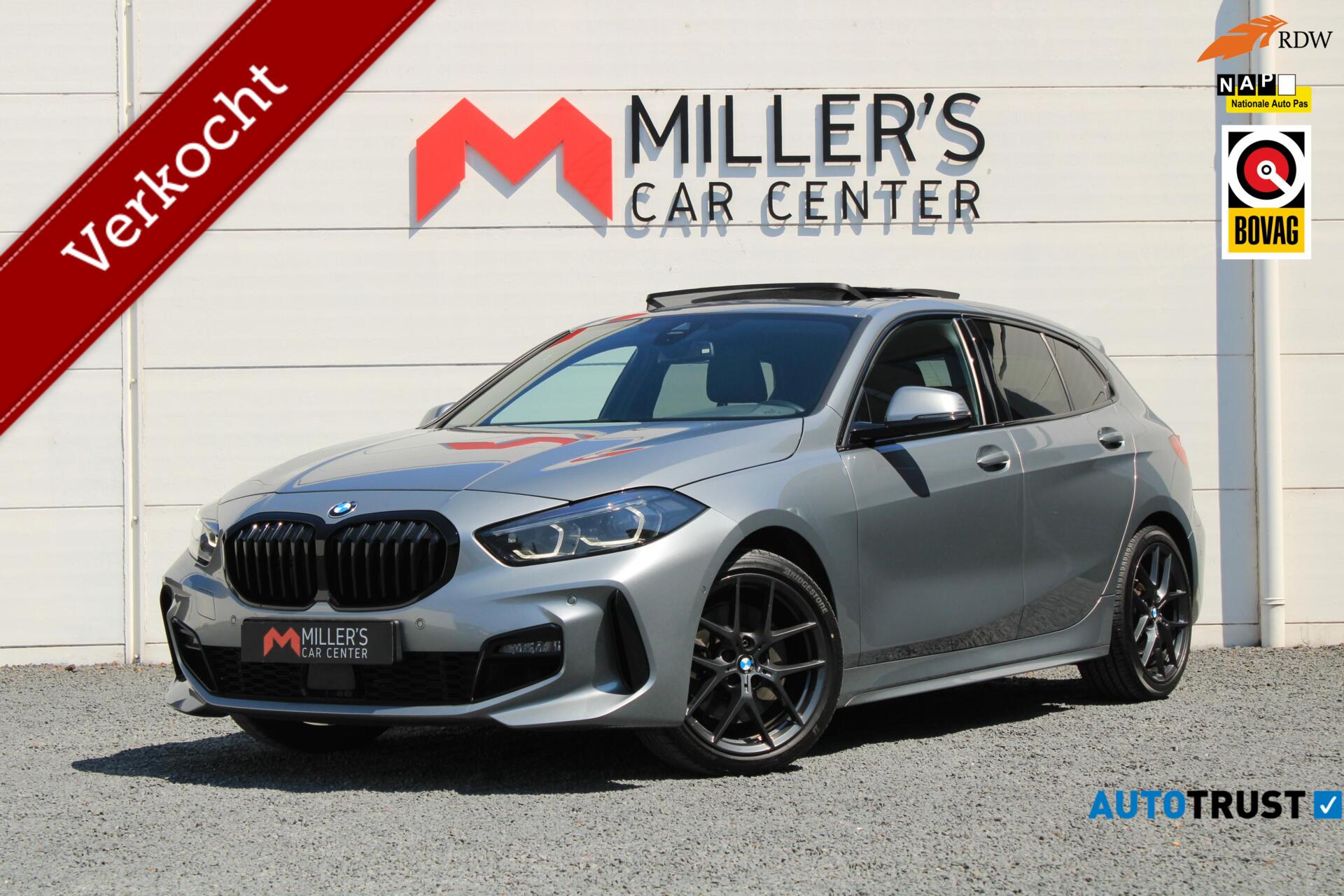 BMW 1-serie 120i M Sport Pro Pano Camera Trekhaak Stuurverwarming 2023 - voorkant