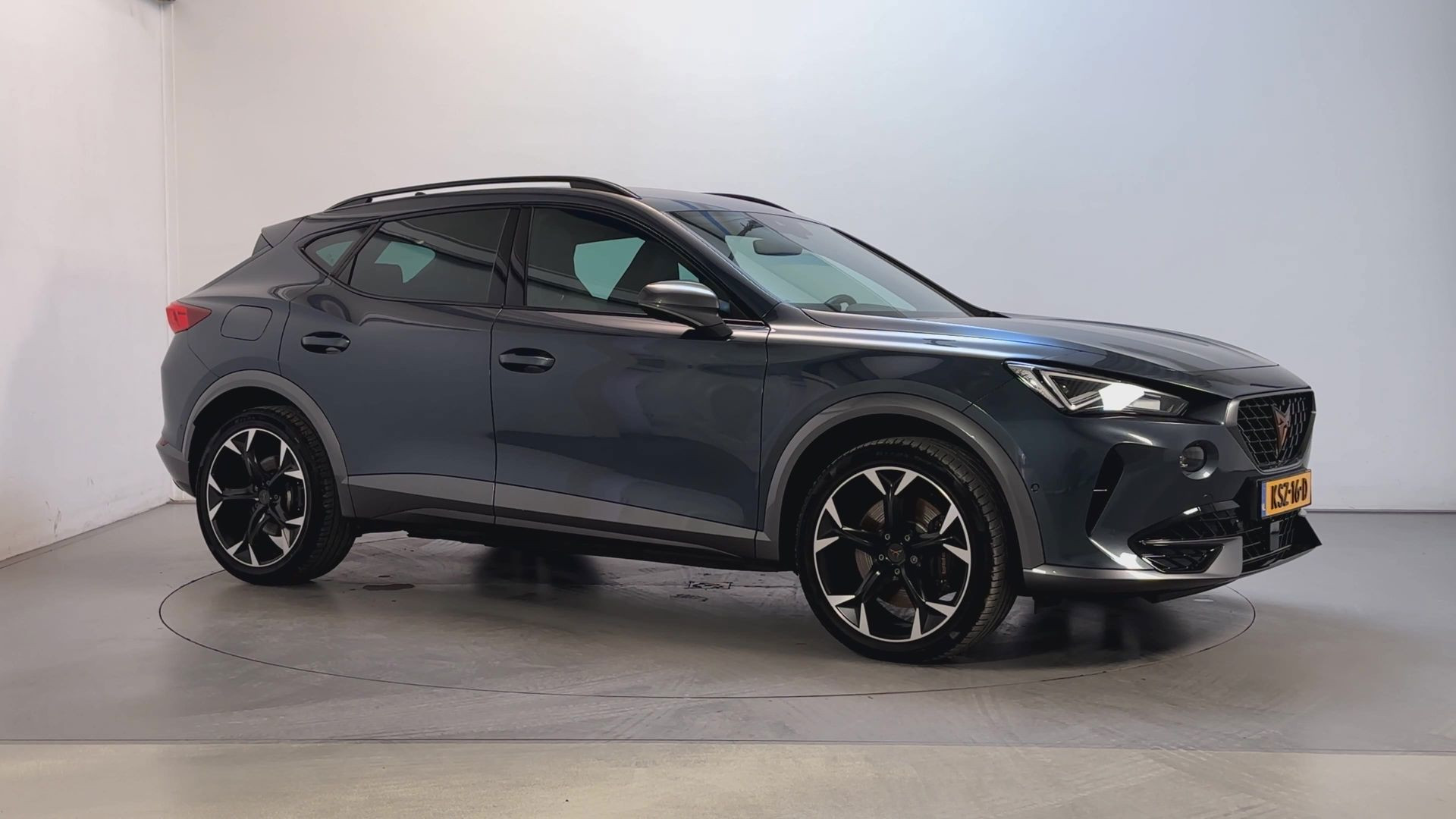 Cupra Formentor 1.4 e-Hybrid VZ 245pk Copper Edition LED Camera App-Connect DAB+ 2022 - voorkant