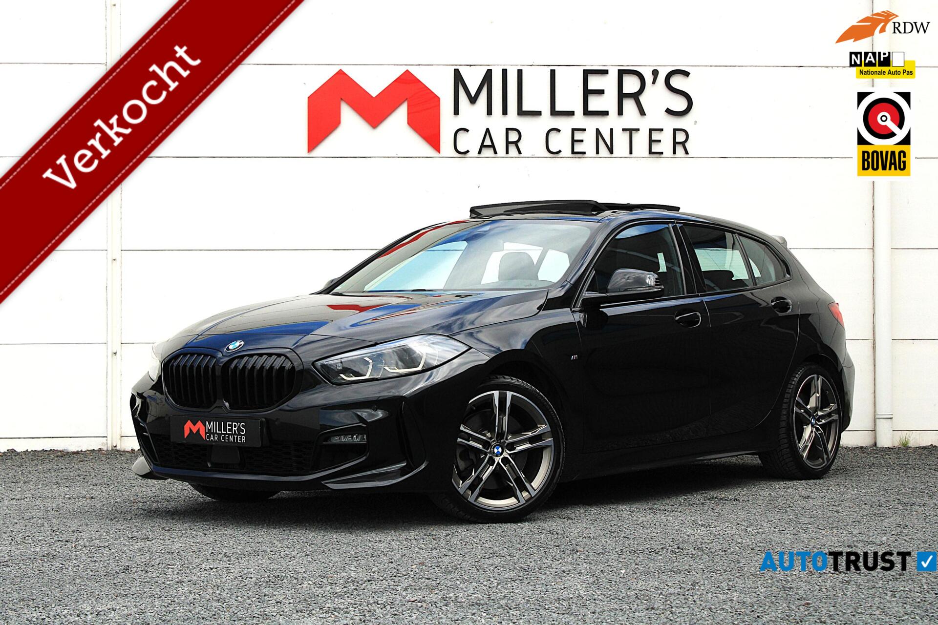 BMW 1-serie 120i High Executive M Sport Pano Stoelverwarming 2022 - voorkant