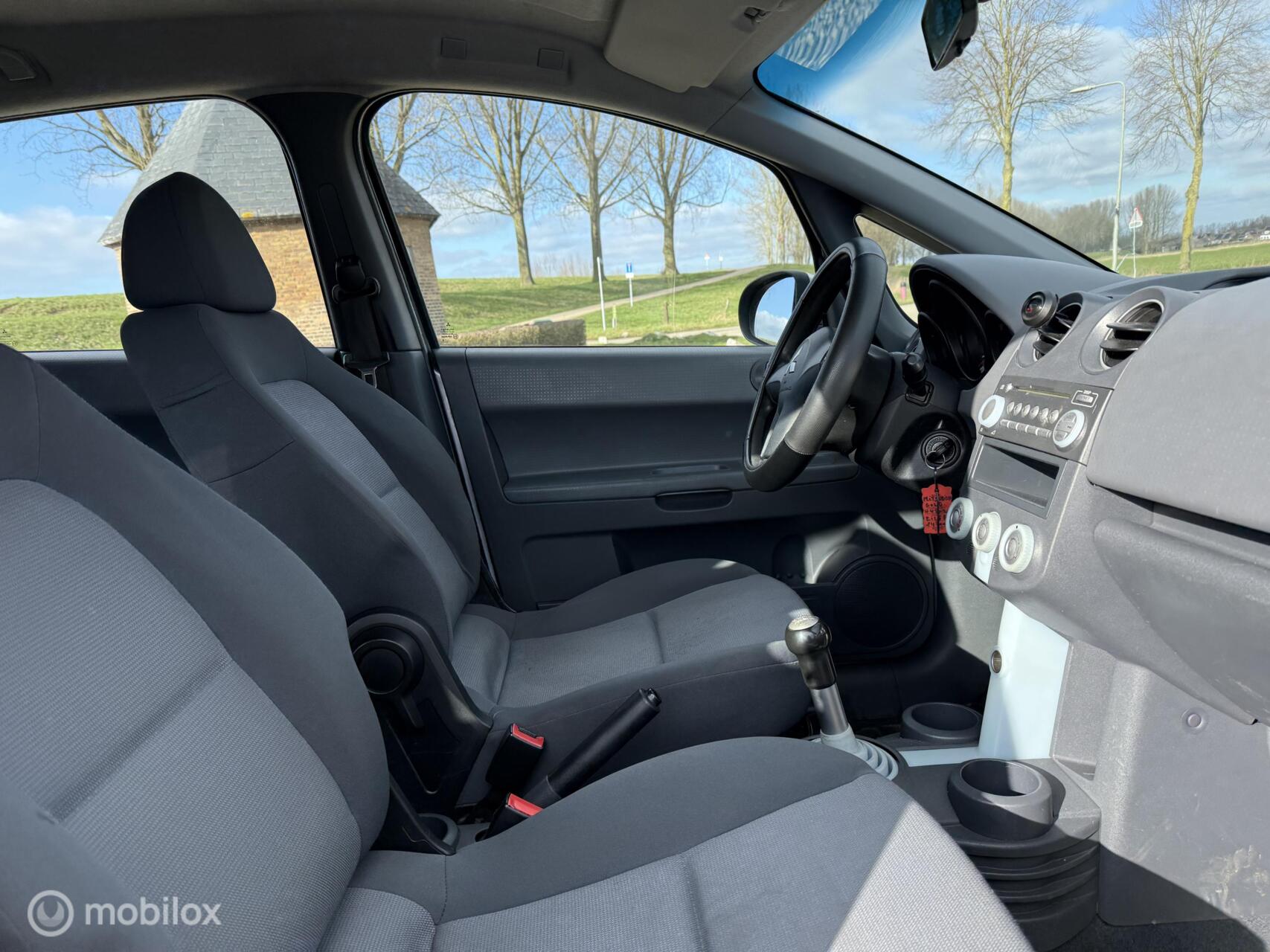 Foto van Mitsubishi Mitsubishi Colt