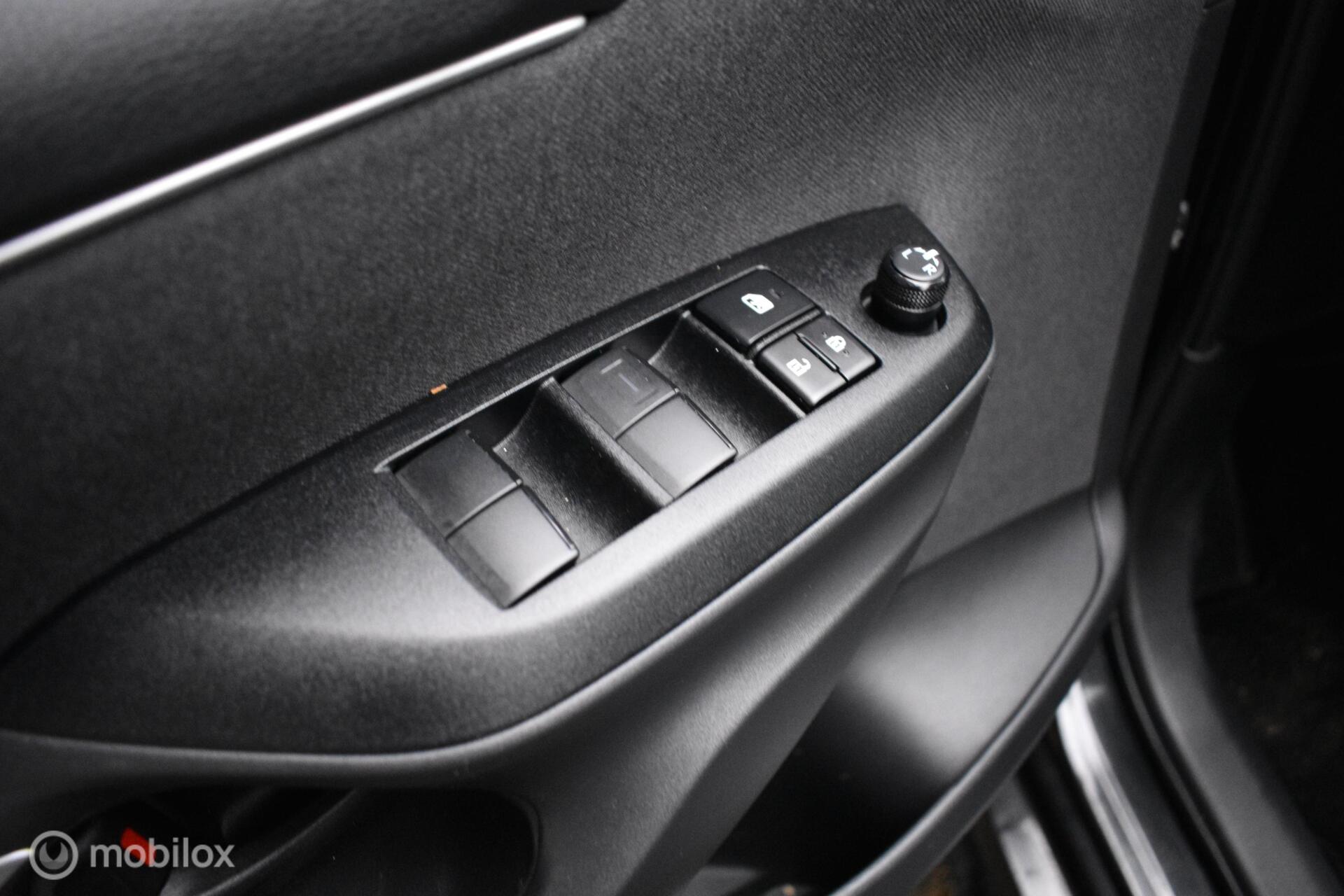 Foto van Mazda Mazda2 Hybrid