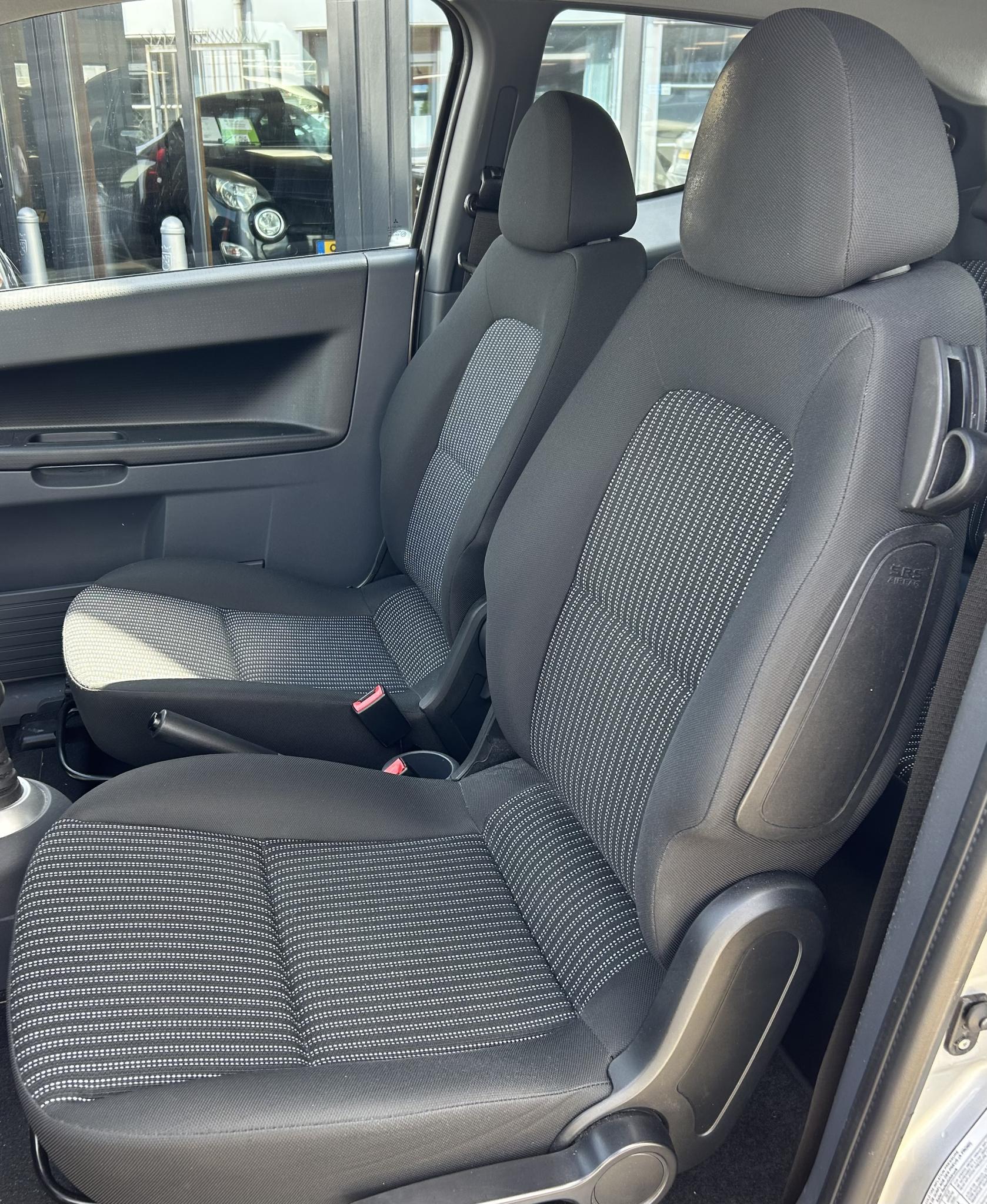 Foto van Mitsubishi Mitsubishi Colt