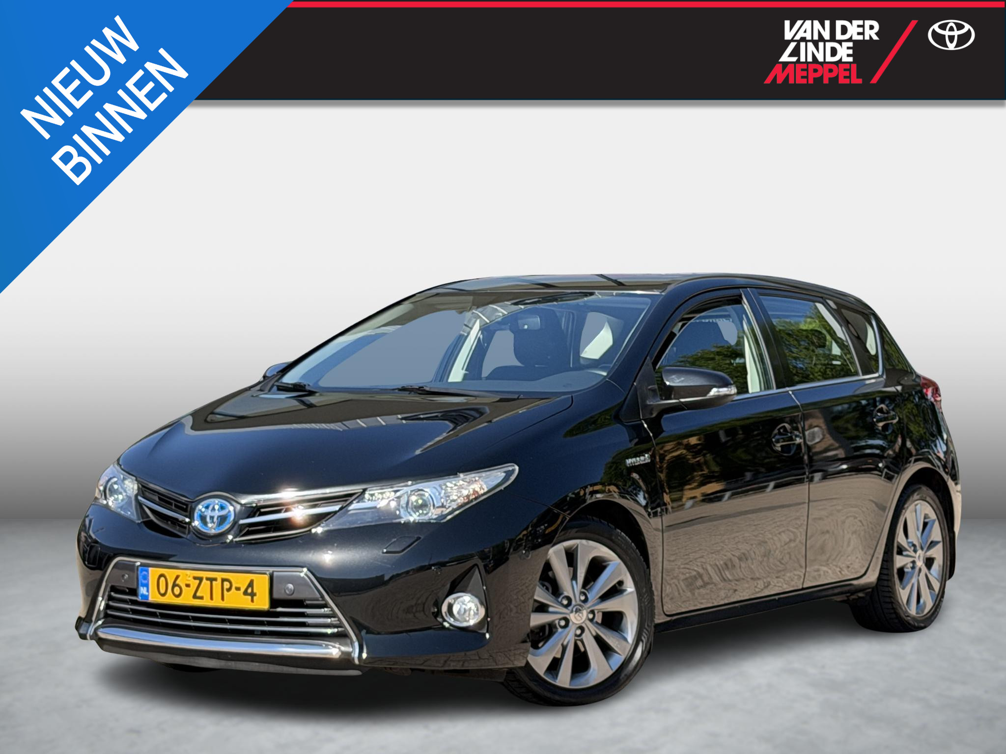 Toyota Toyota Auris 1.8 Hybrid Lease Pro PDC Trekhaak Stoelverwarm 2013 - voorkant