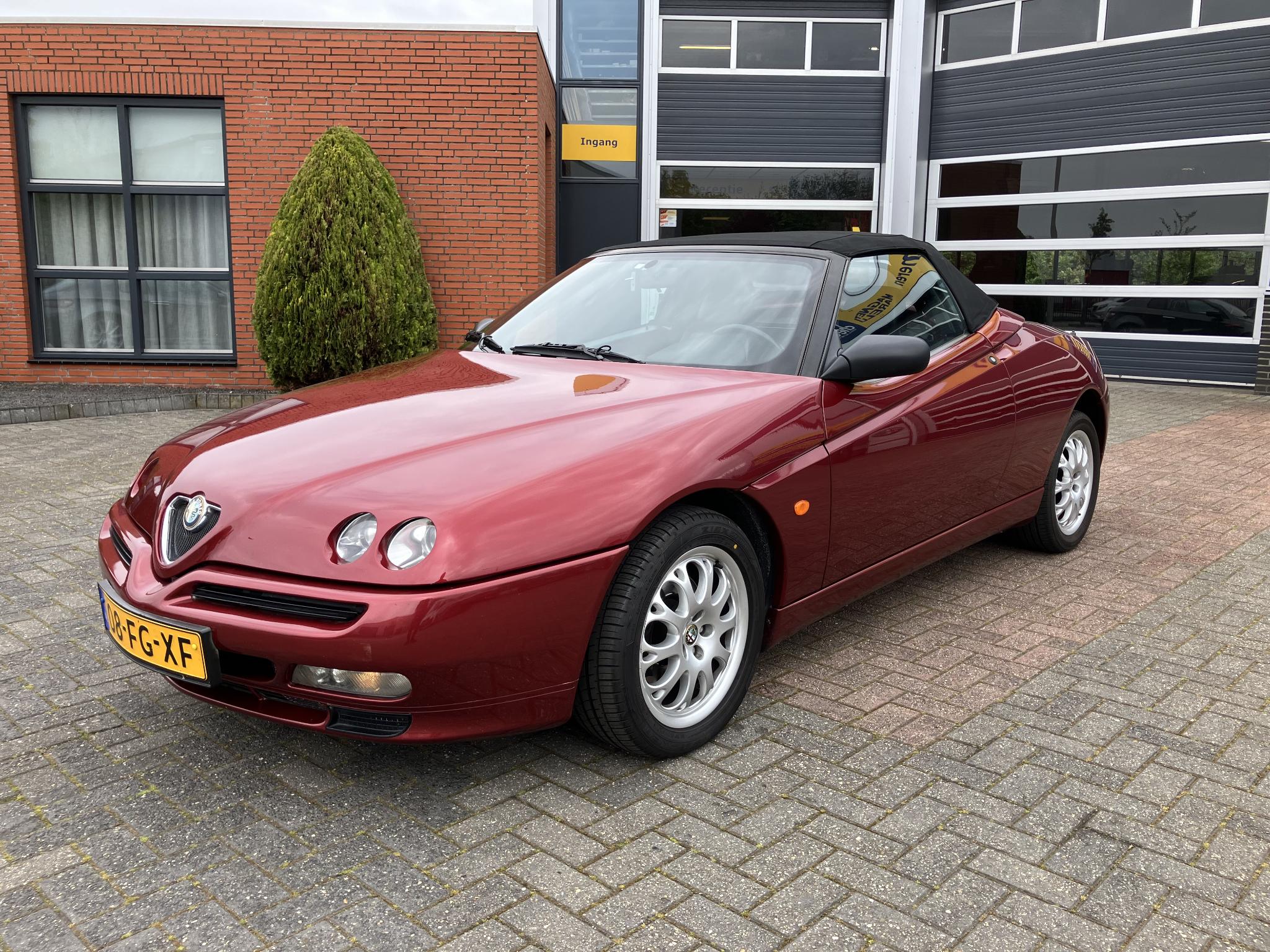 Foto van Alfa Romeo ( Alfa Romeo Spider )