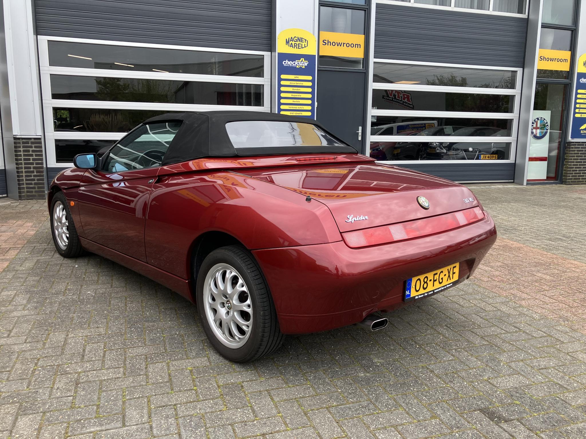 Foto van Alfa Romeo ( Alfa Romeo Spider )