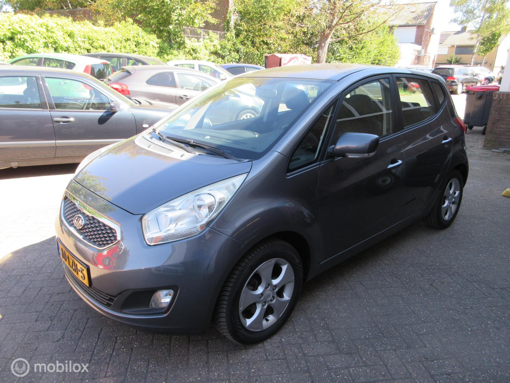 Kia Venga 1.4 CVVT X-ecutive 2010 - voorkant