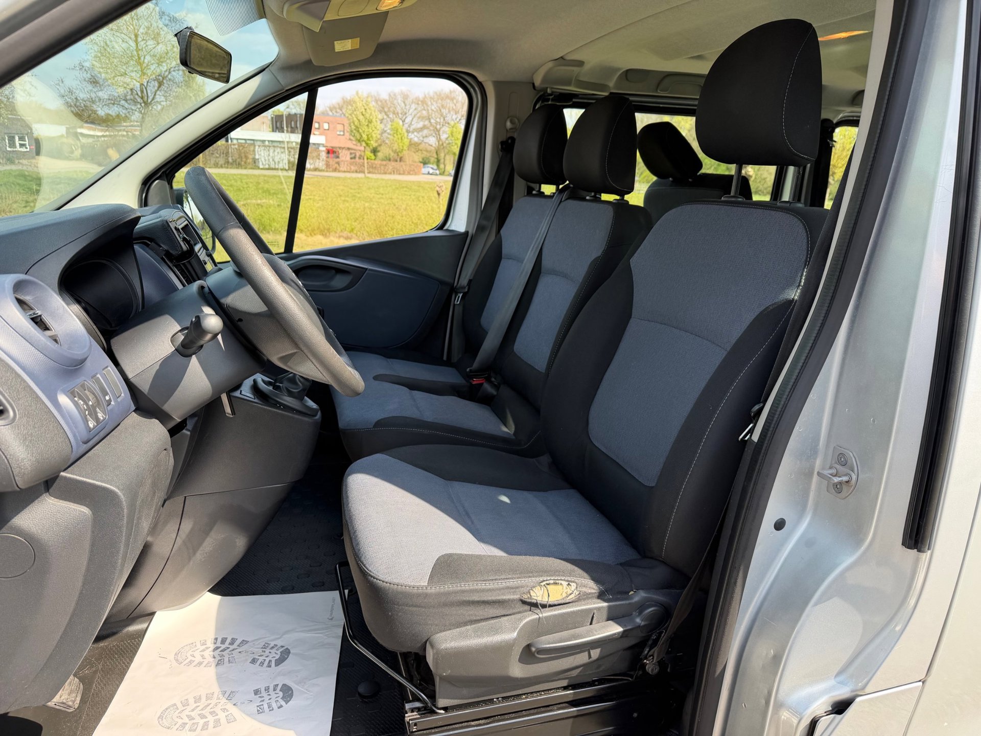 Foto van Opel Vivaro-b
