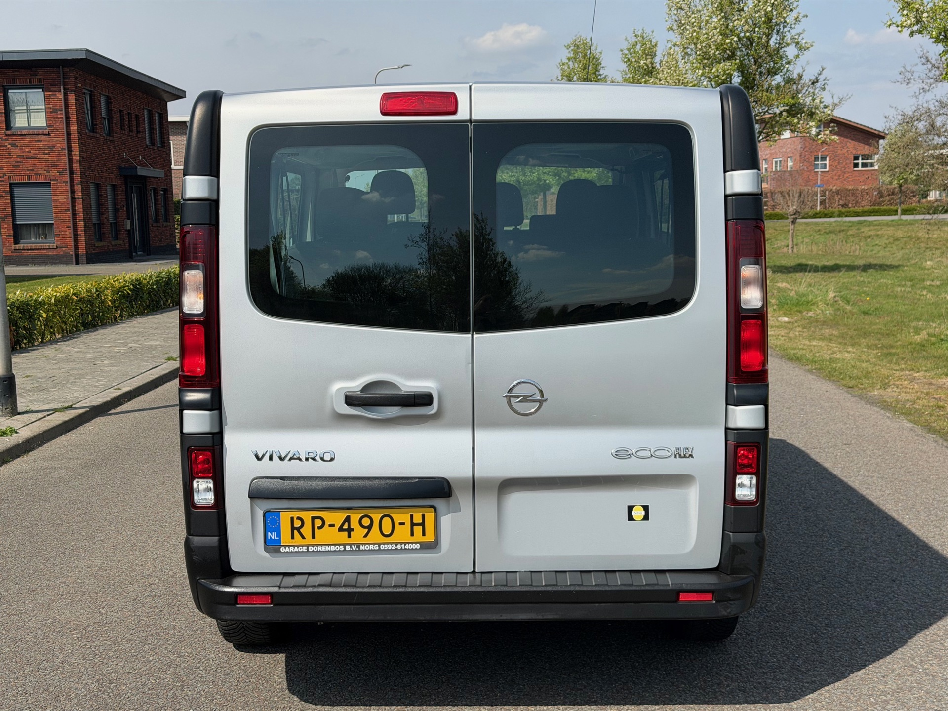 Foto van Opel Vivaro-b