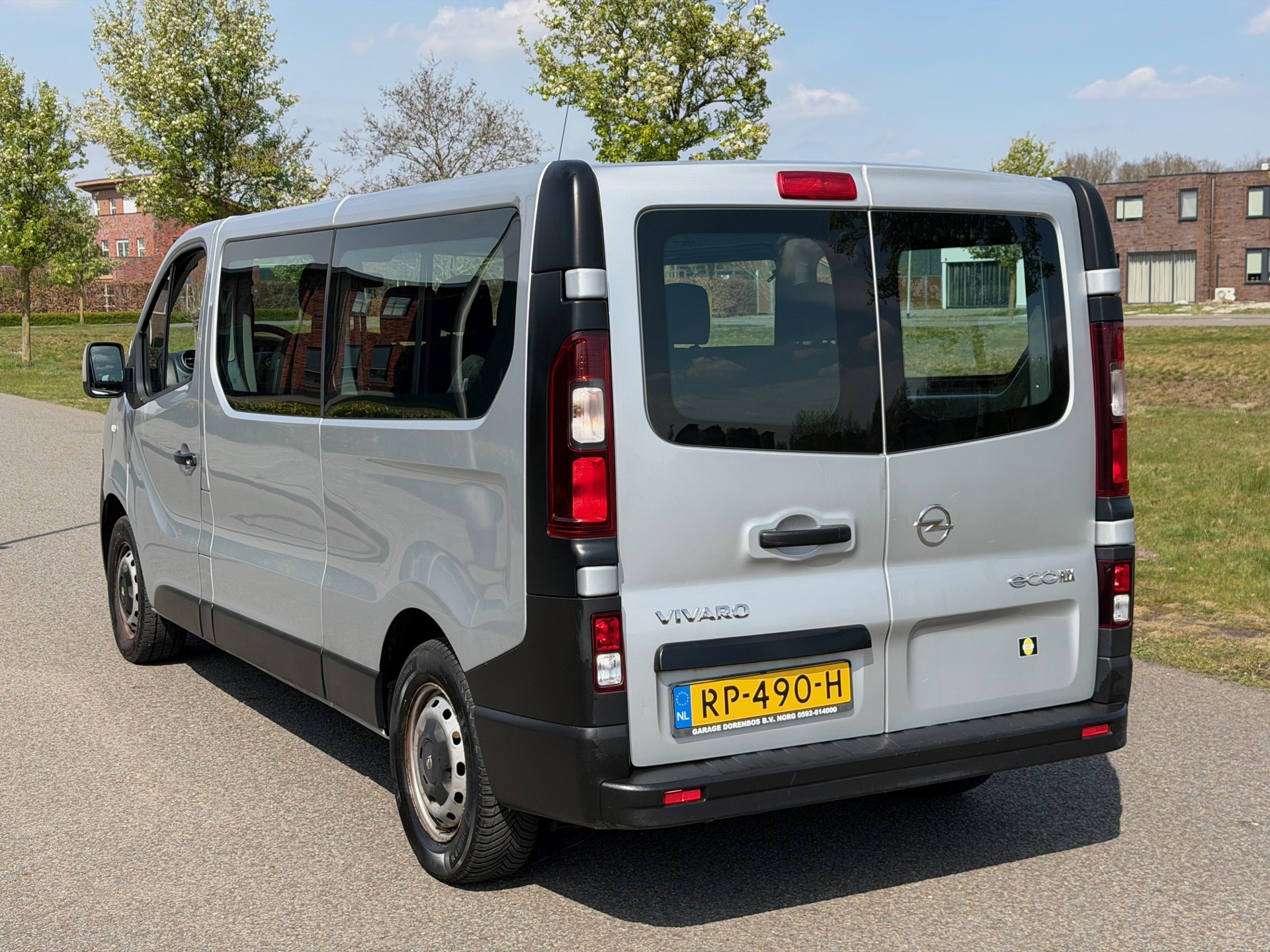 Foto van Opel Vivaro-b