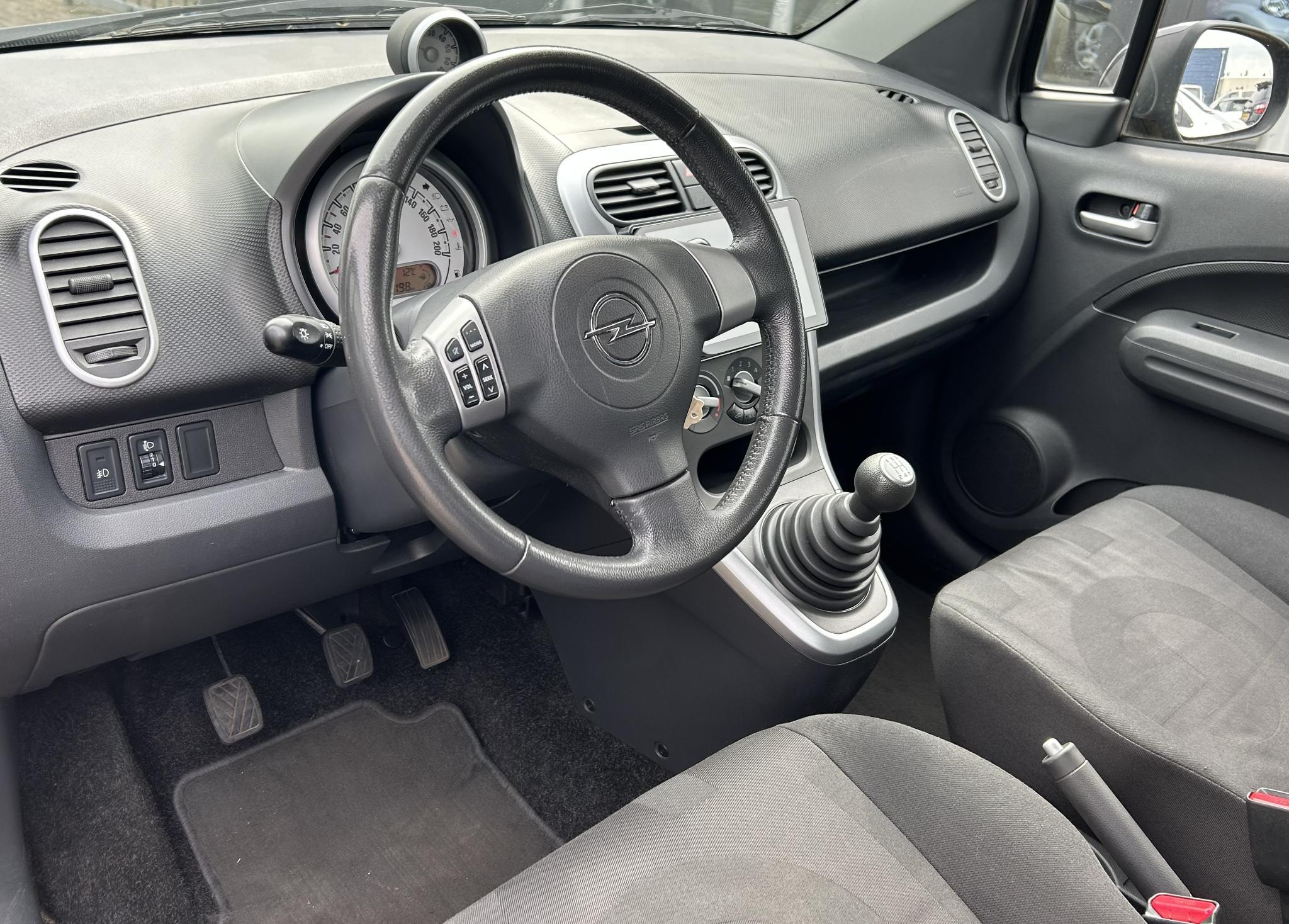Foto van Opel Agila